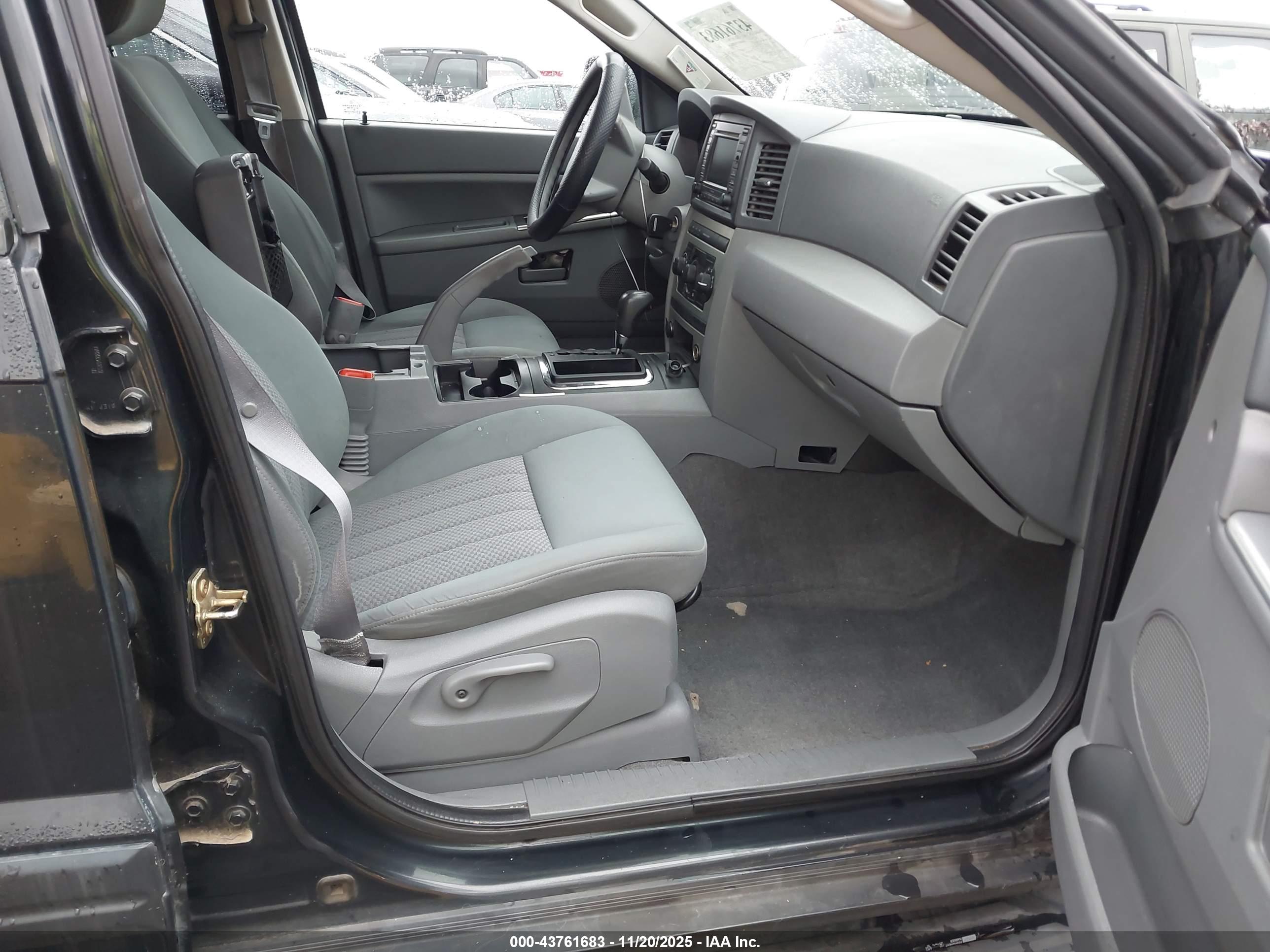 JEEP GRAND image 5
