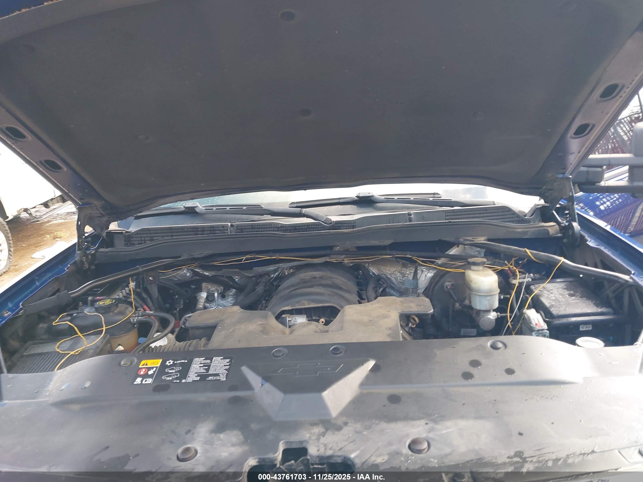 CHEVROLET SILVERADO image 10