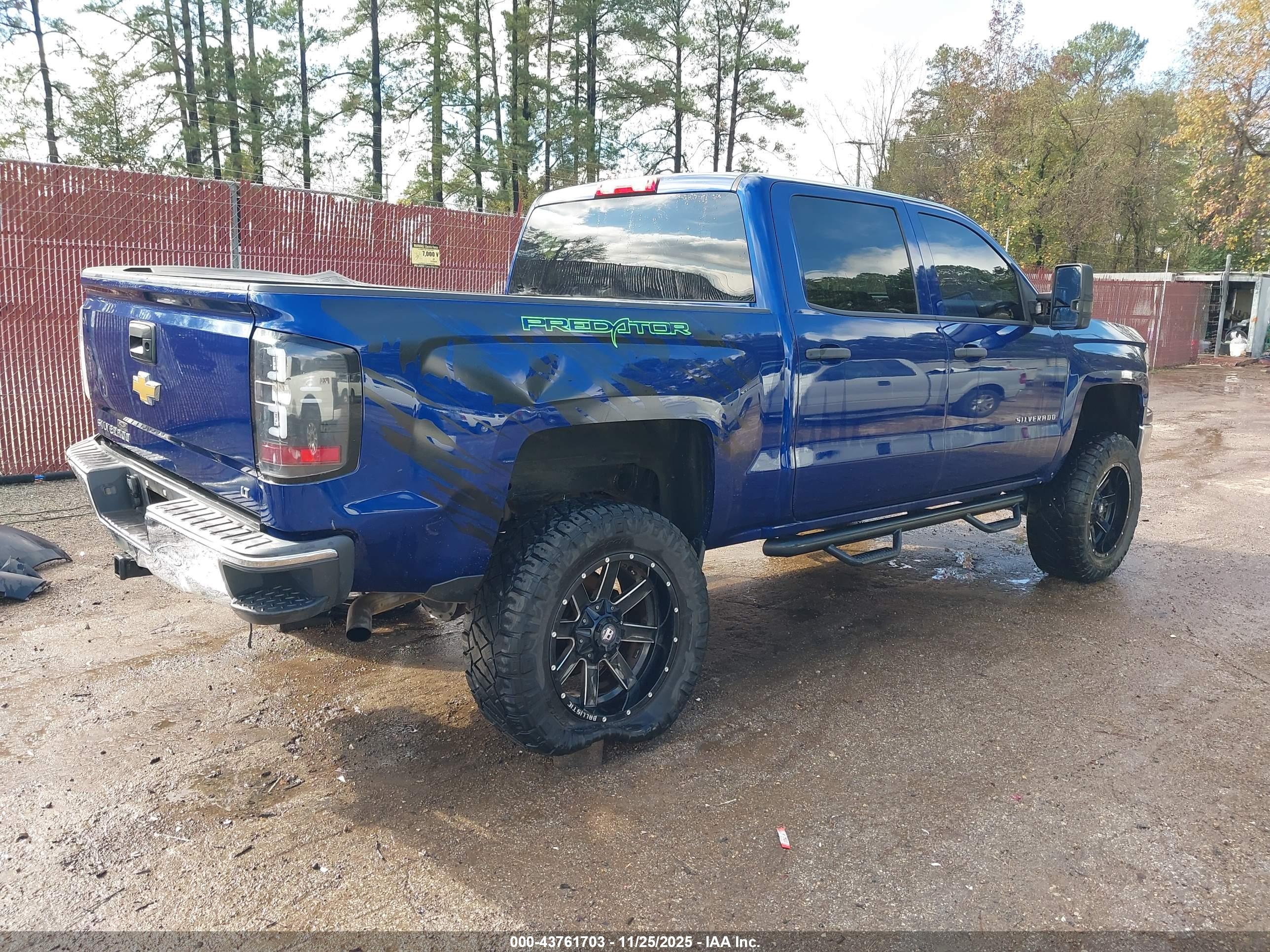 CHEVROLET SILVERADO image 4