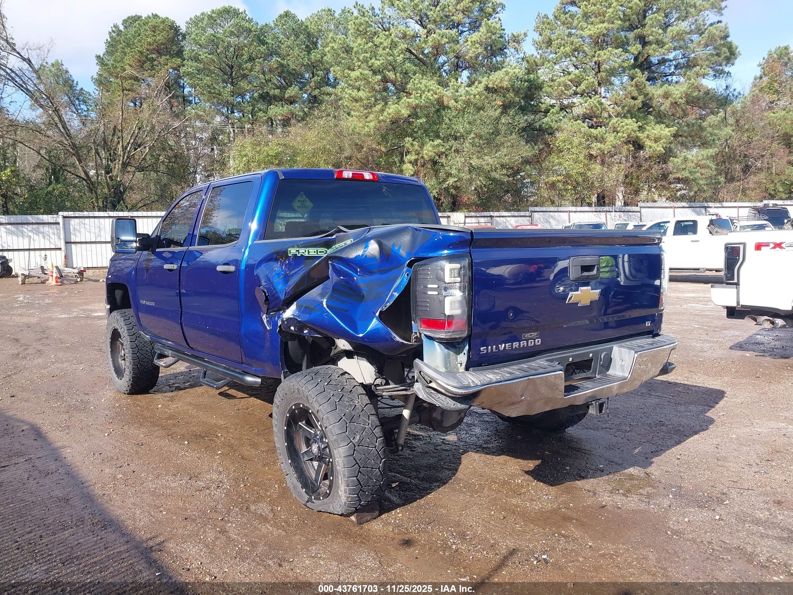 CHEVROLET SILVERADO image 6