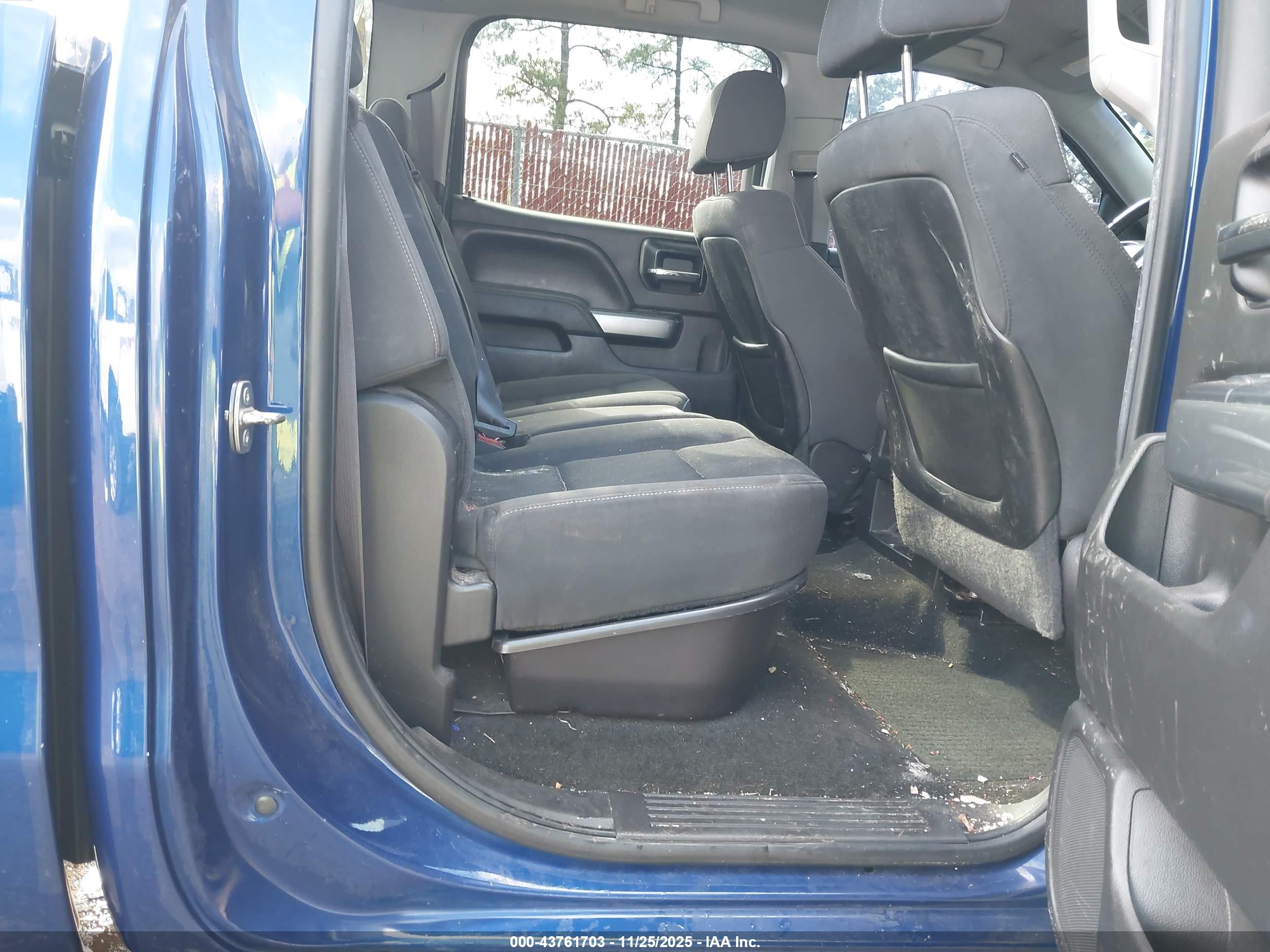 CHEVROLET SILVERADO image 8