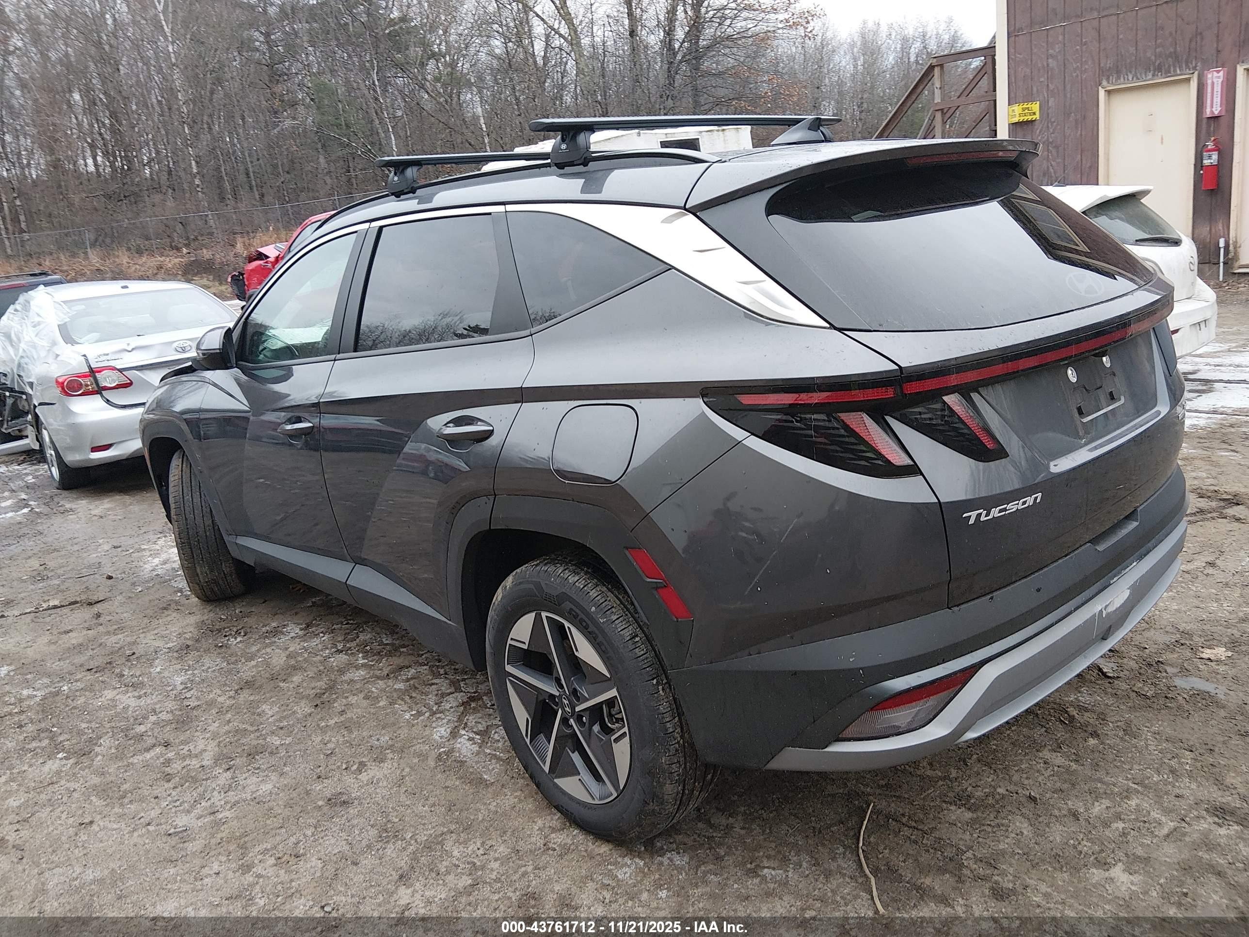 HYUNDAI TUCSON image 3