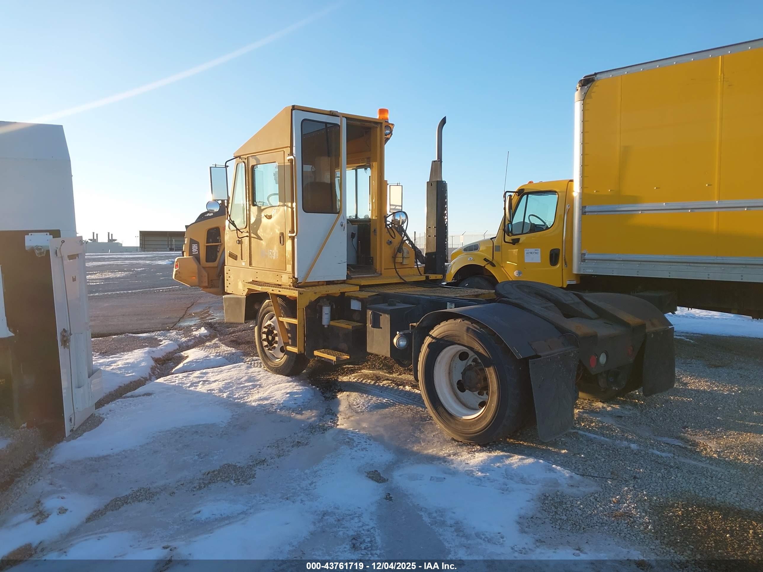 OTTAWA YARD image 3
