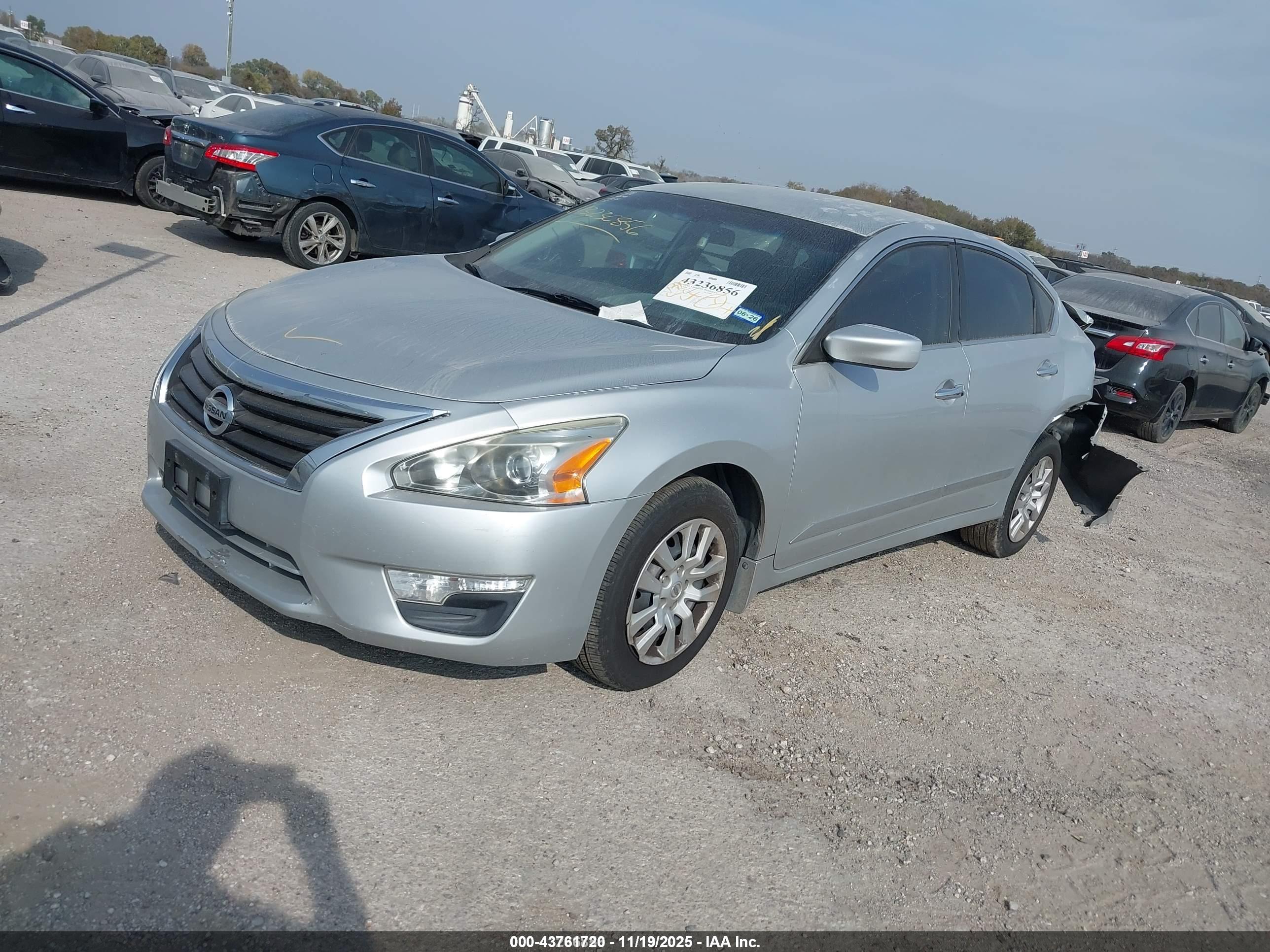 NISSAN ALTIMA image 2