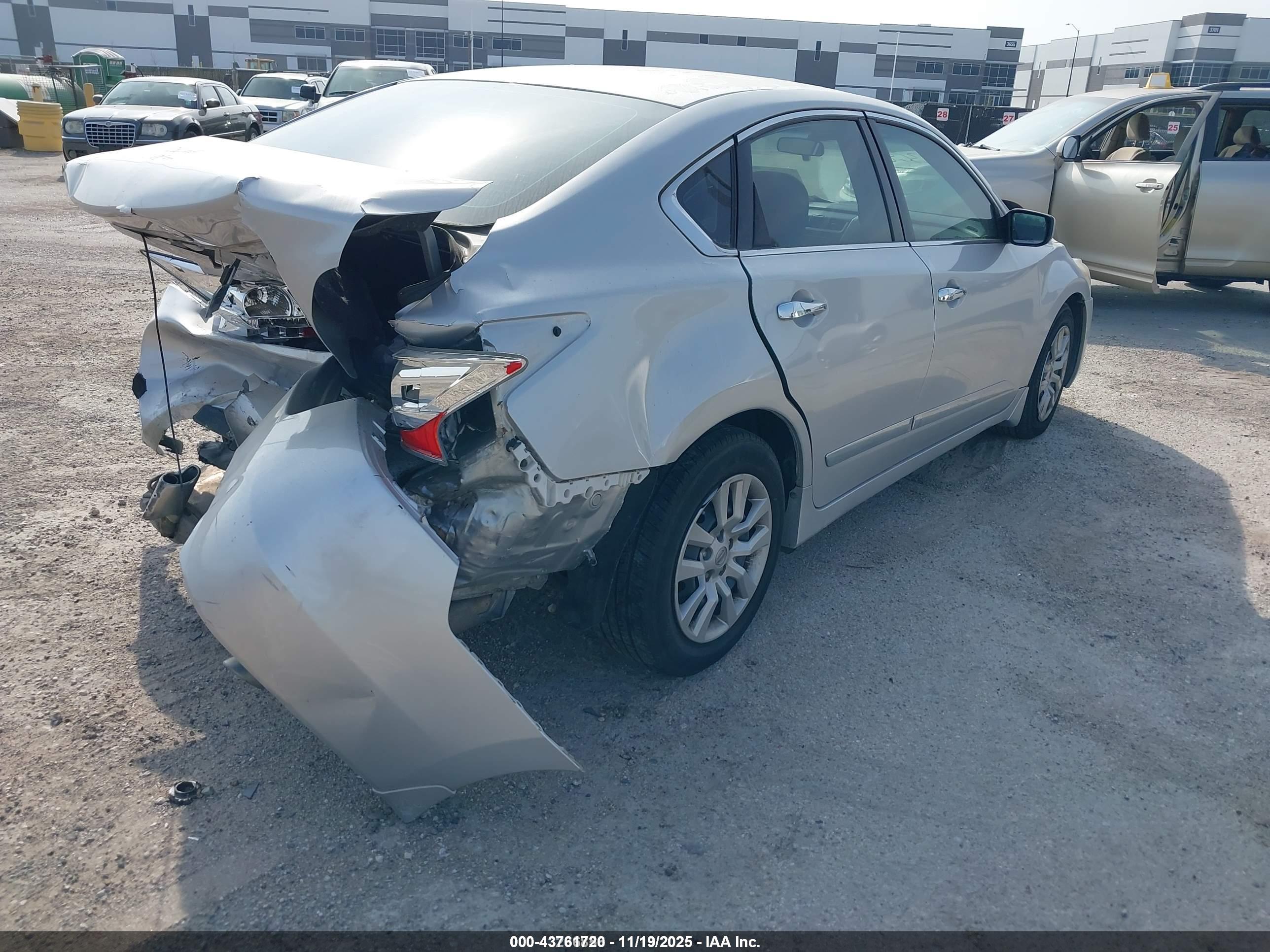 NISSAN ALTIMA image 4