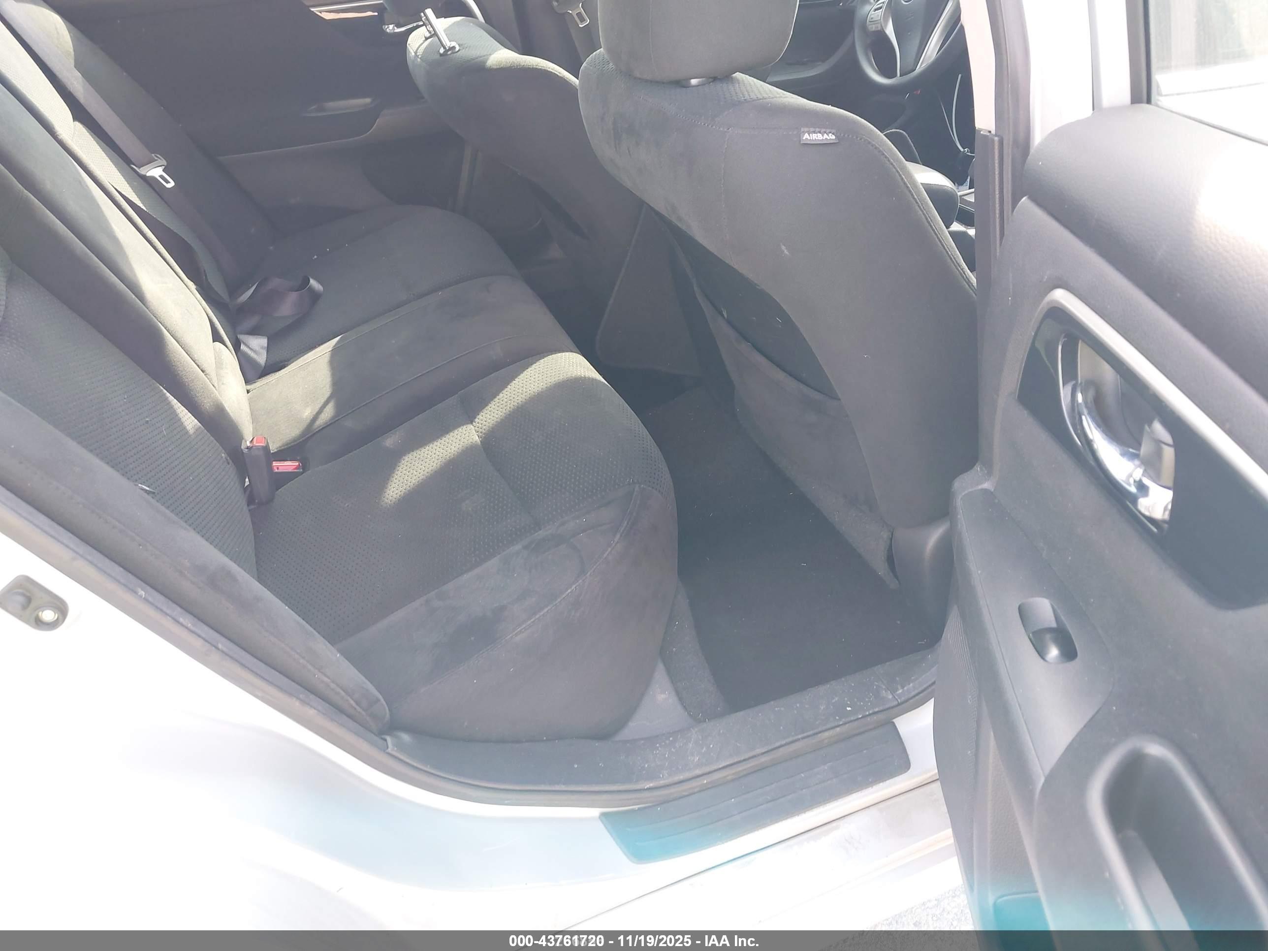 NISSAN ALTIMA image 8