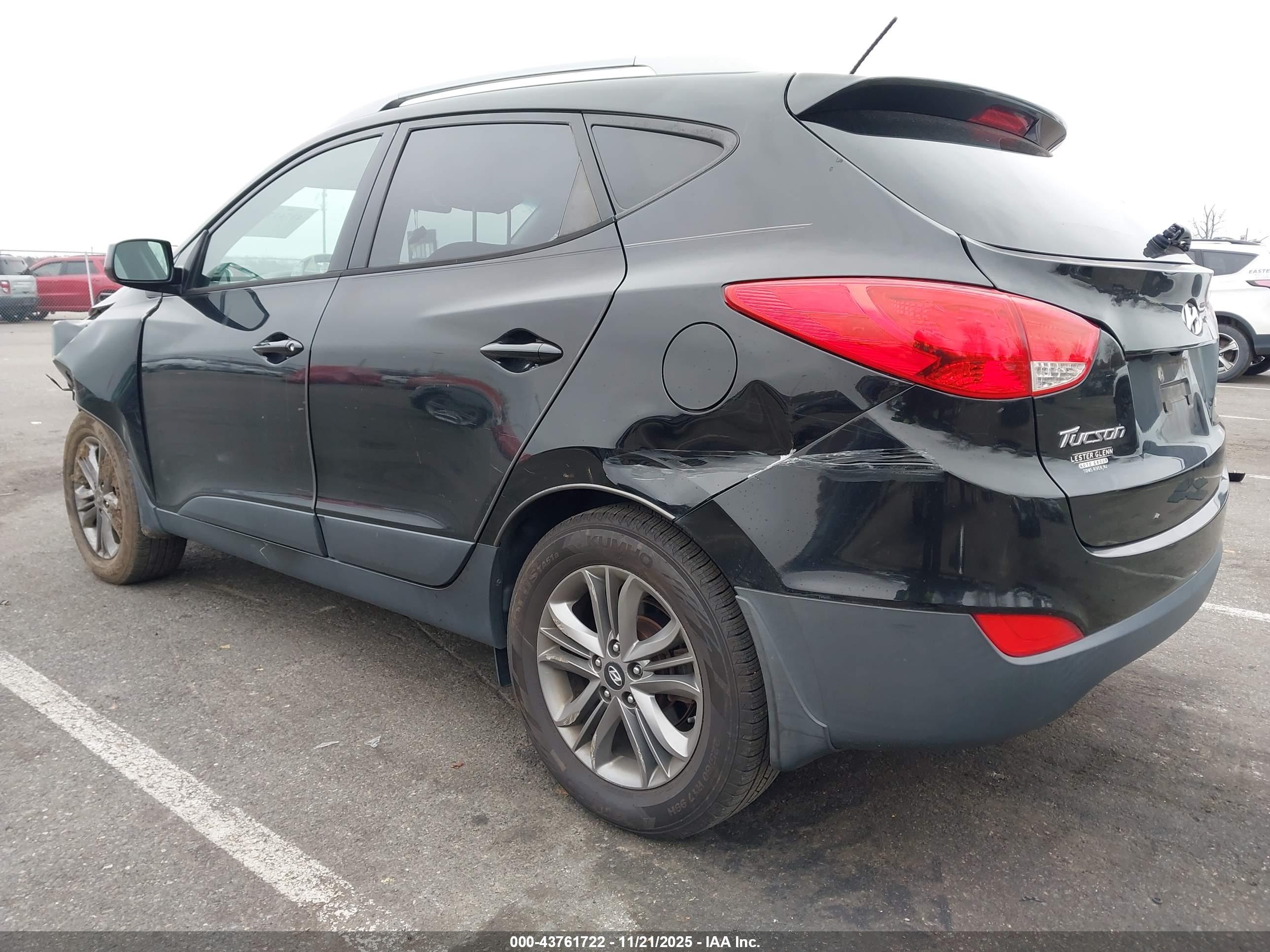 HYUNDAI TUCSON image 3