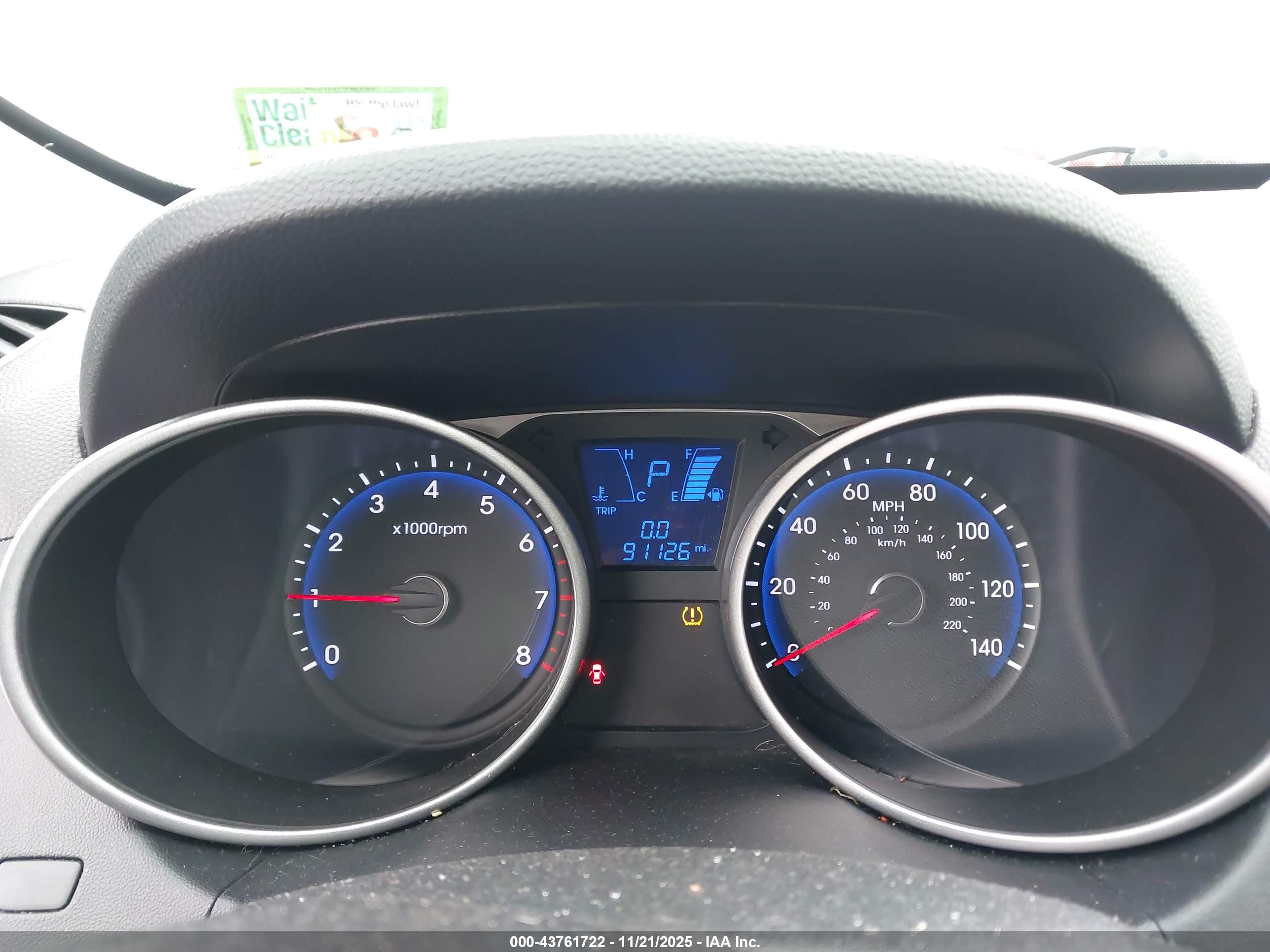 HYUNDAI TUCSON image 7