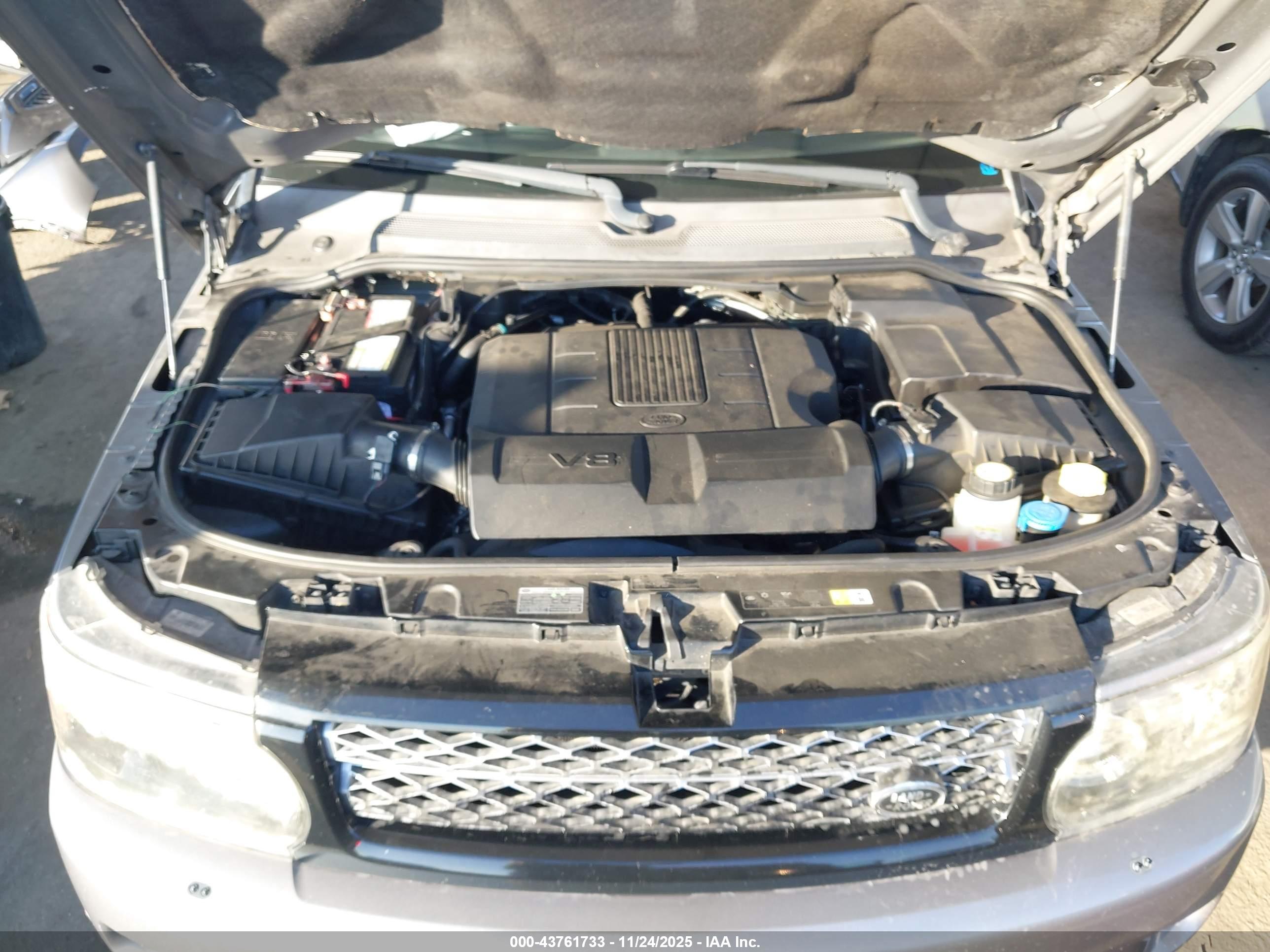 LAND ROVER image 10
