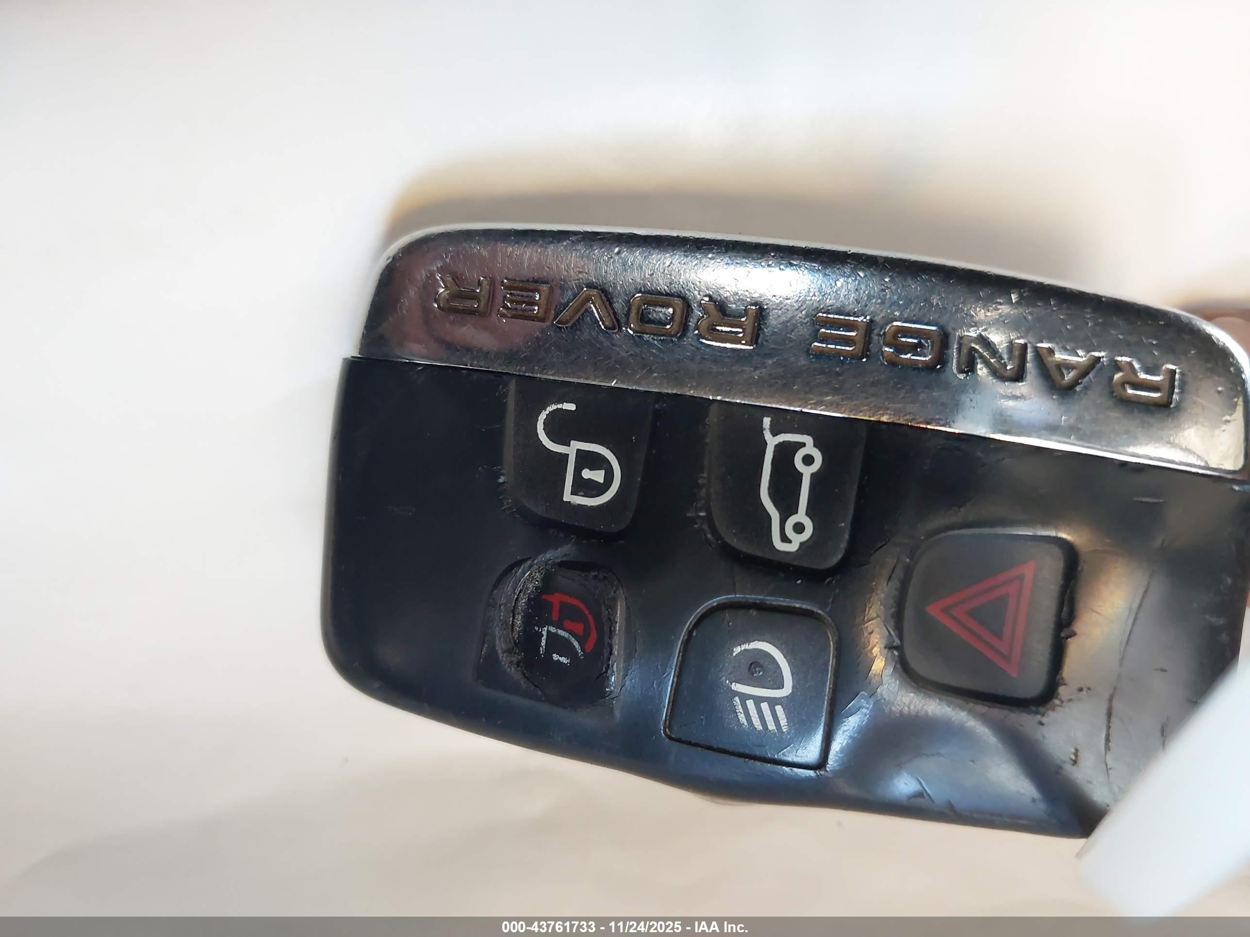 LAND ROVER image 11