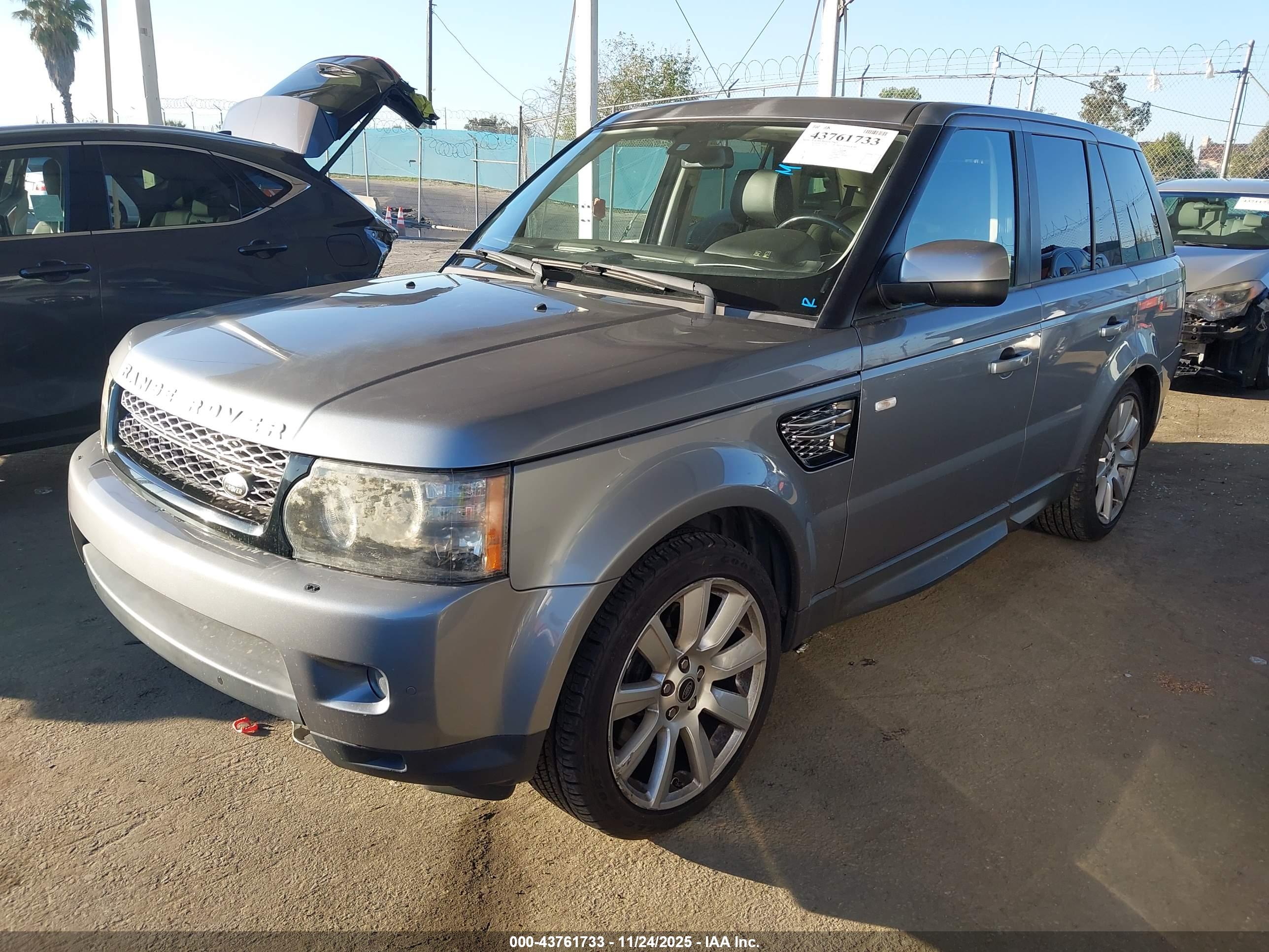 LAND ROVER image 2
