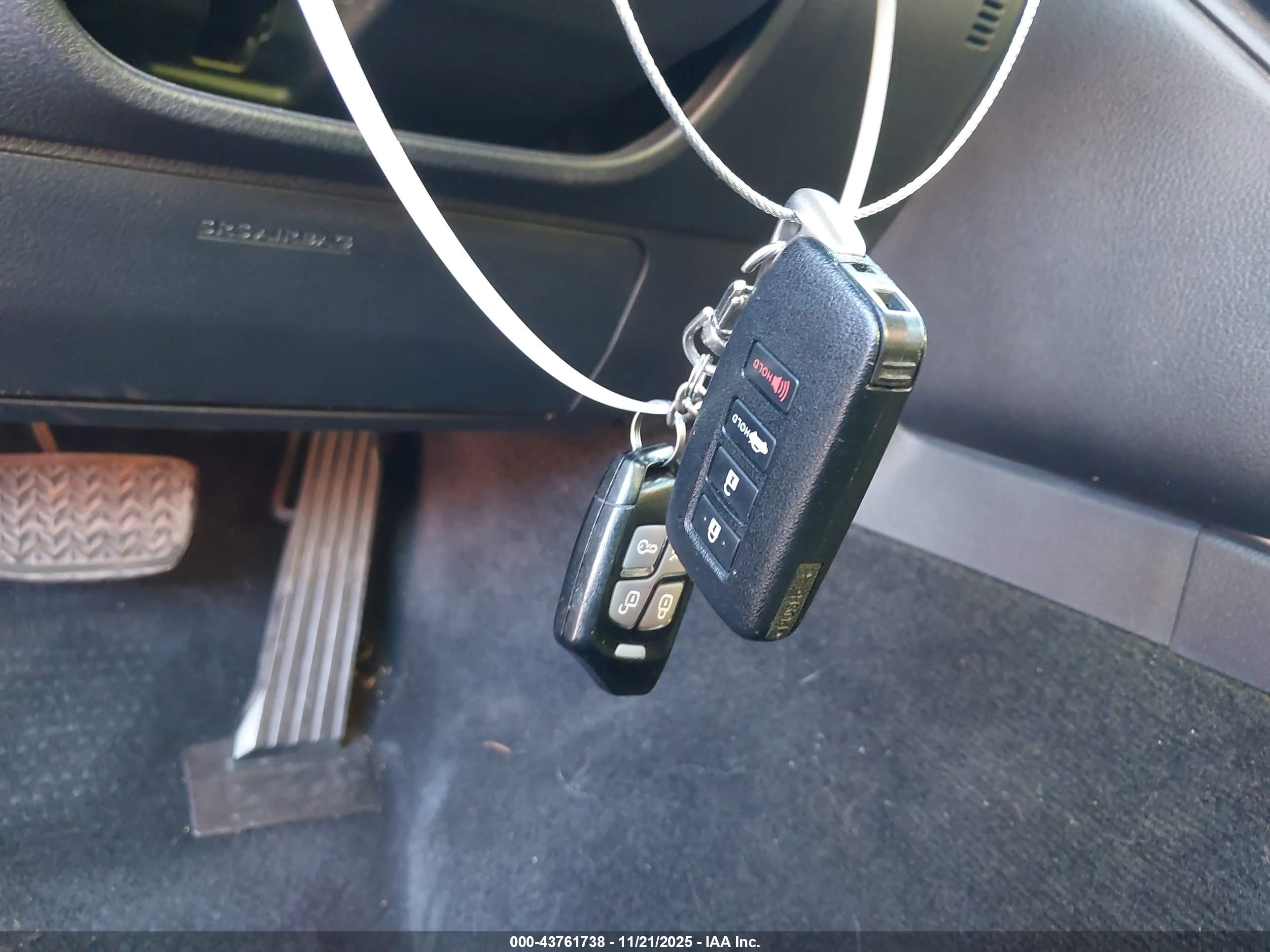 LEXUS IS image 11