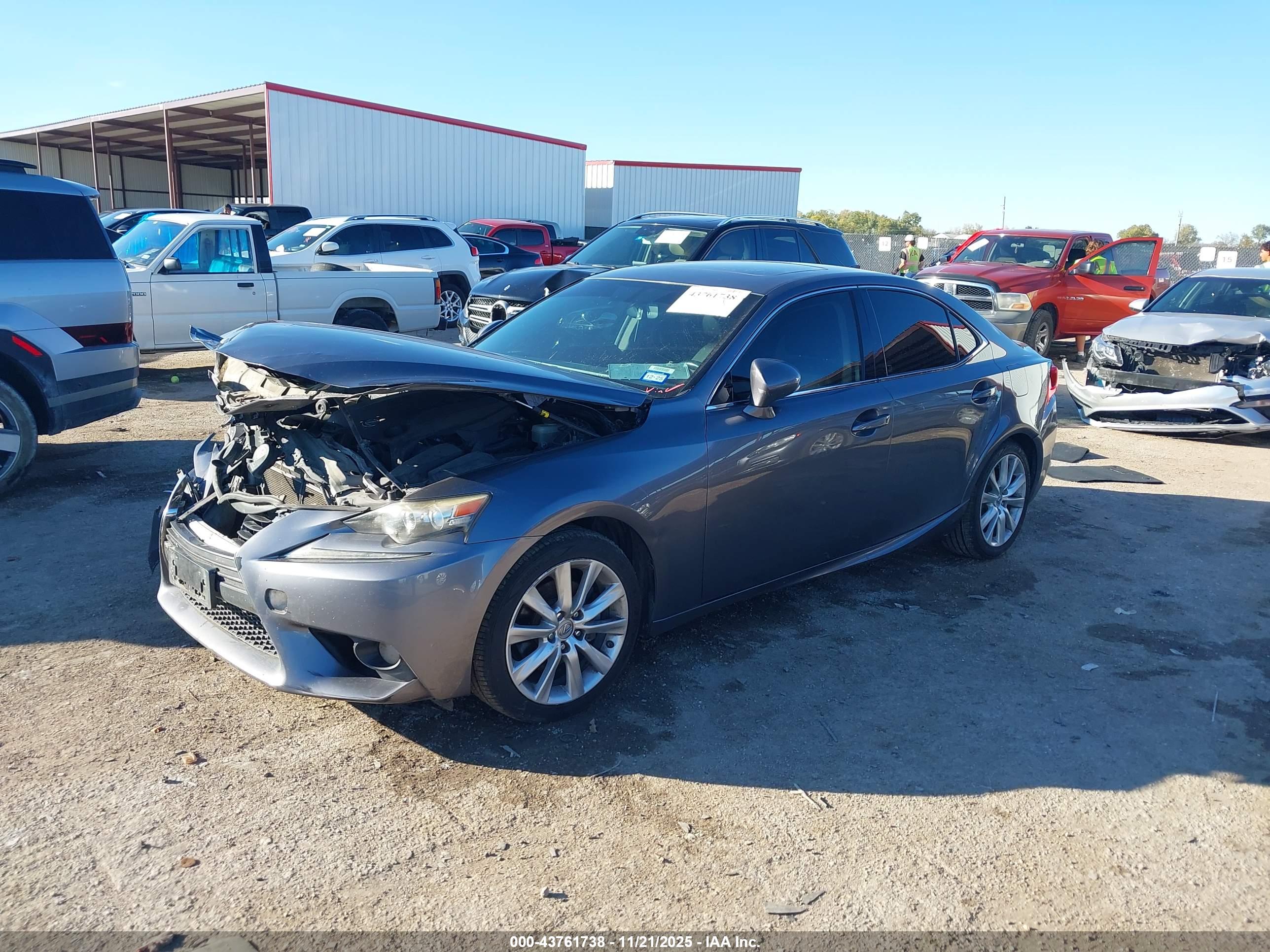 LEXUS IS image 2