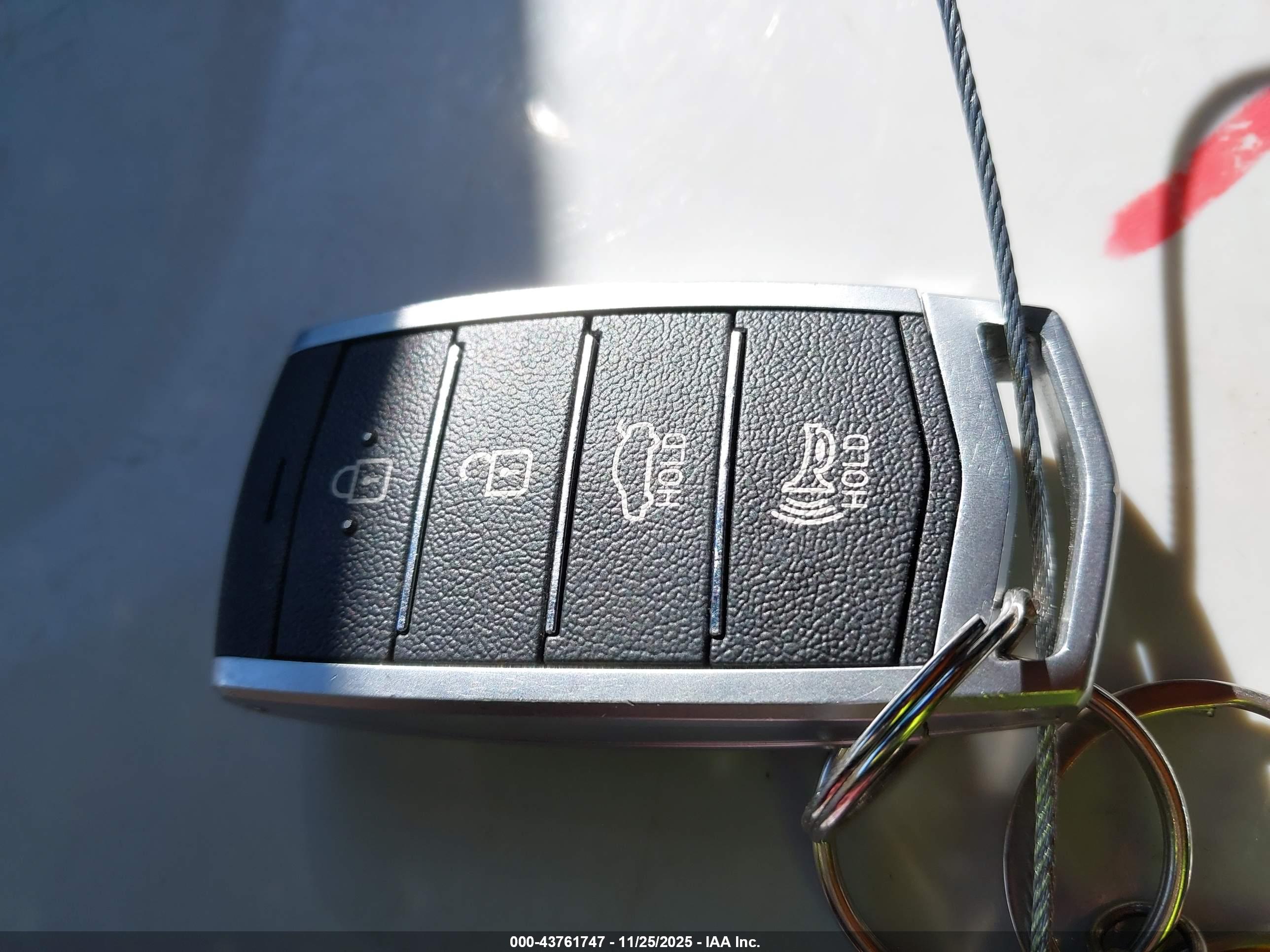 GENESIS G70 image 11
