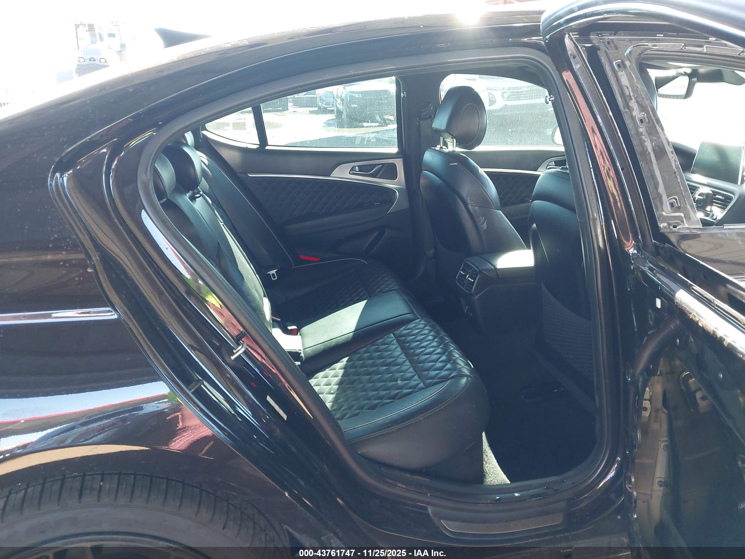 GENESIS G70 image 8