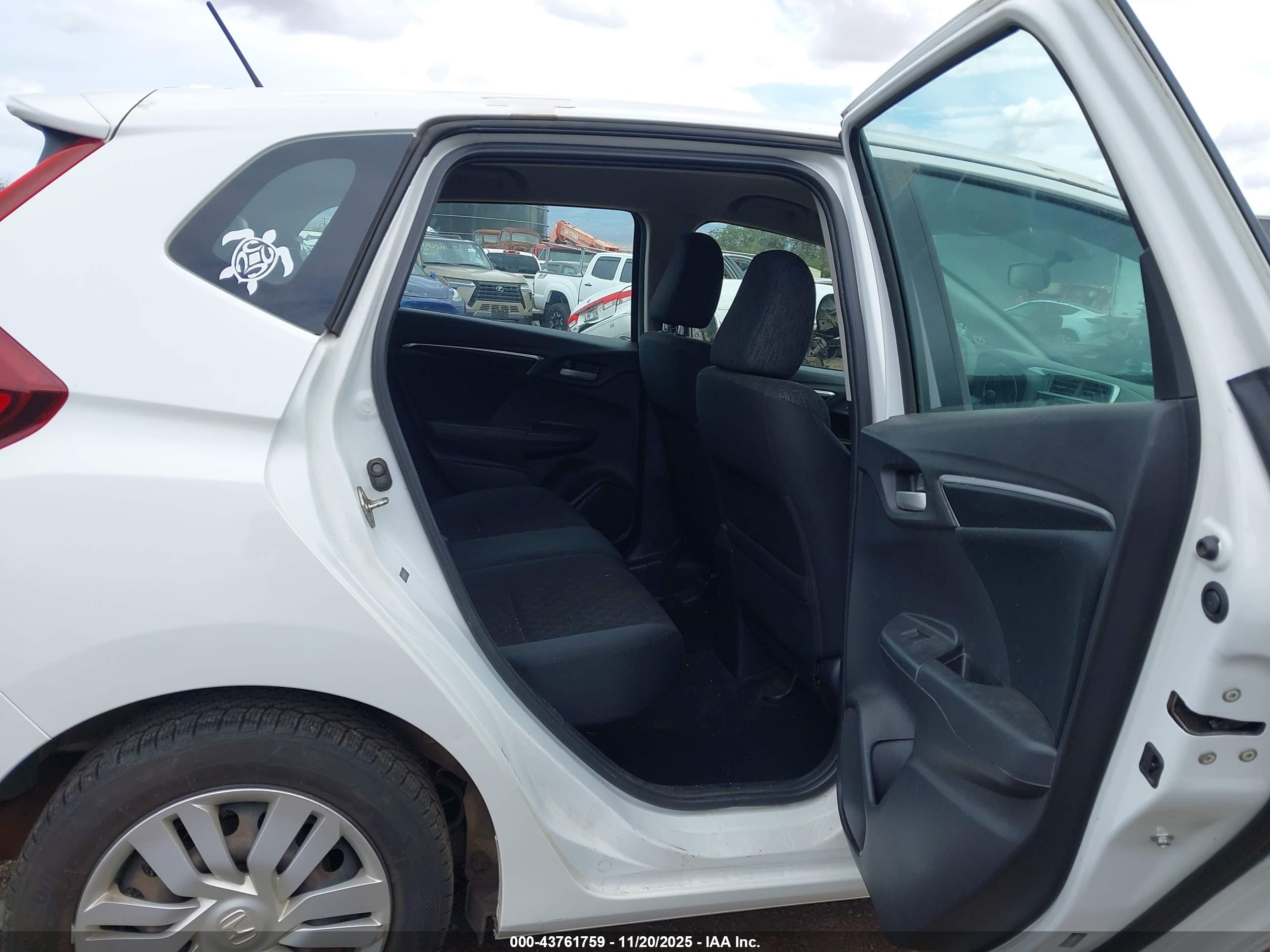 HONDA FIT image 8