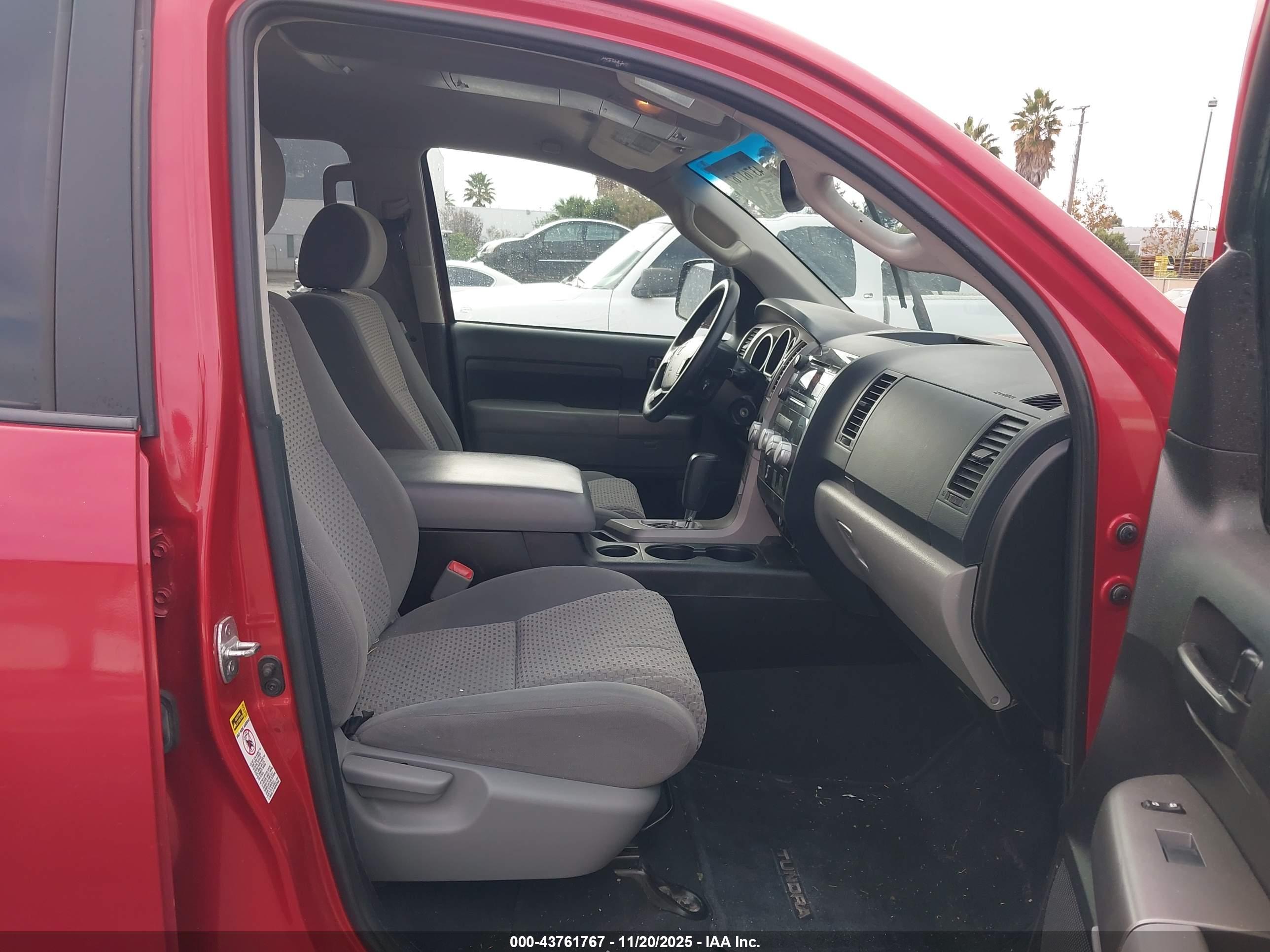 TOYOTA TUNDRA image 5