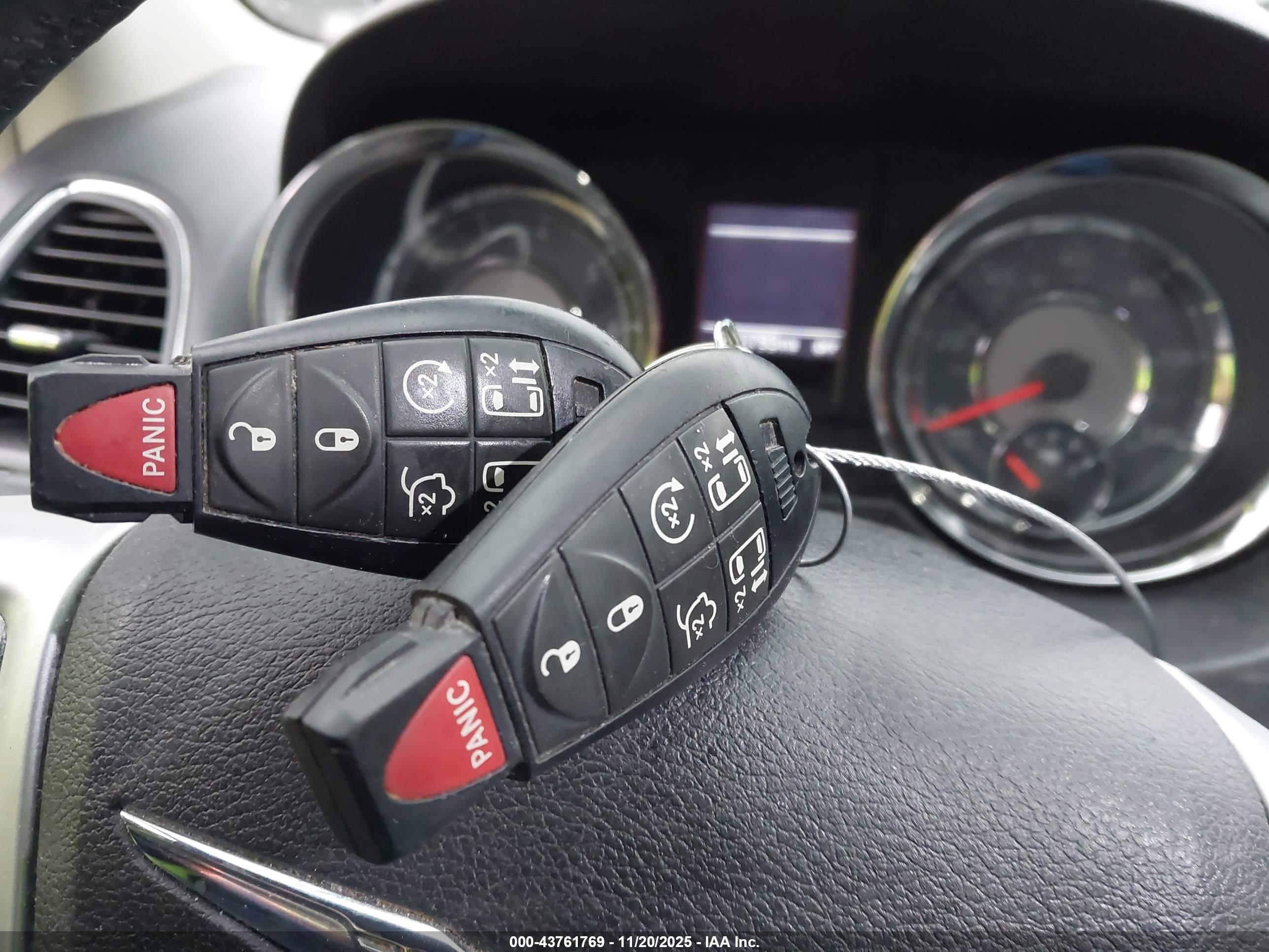 CHRYSLER TOWN image 11