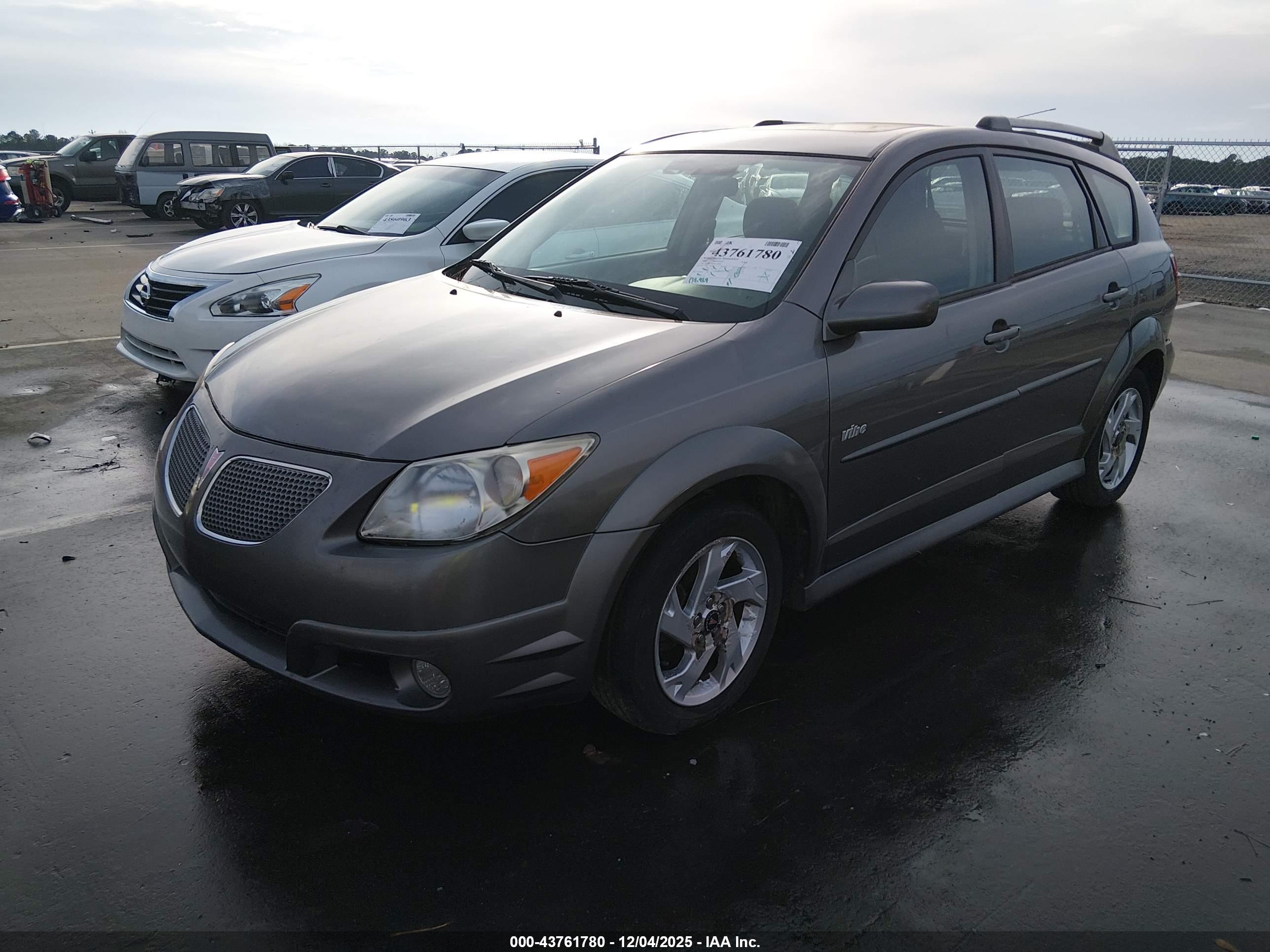 PONTIAC VIBE image 2