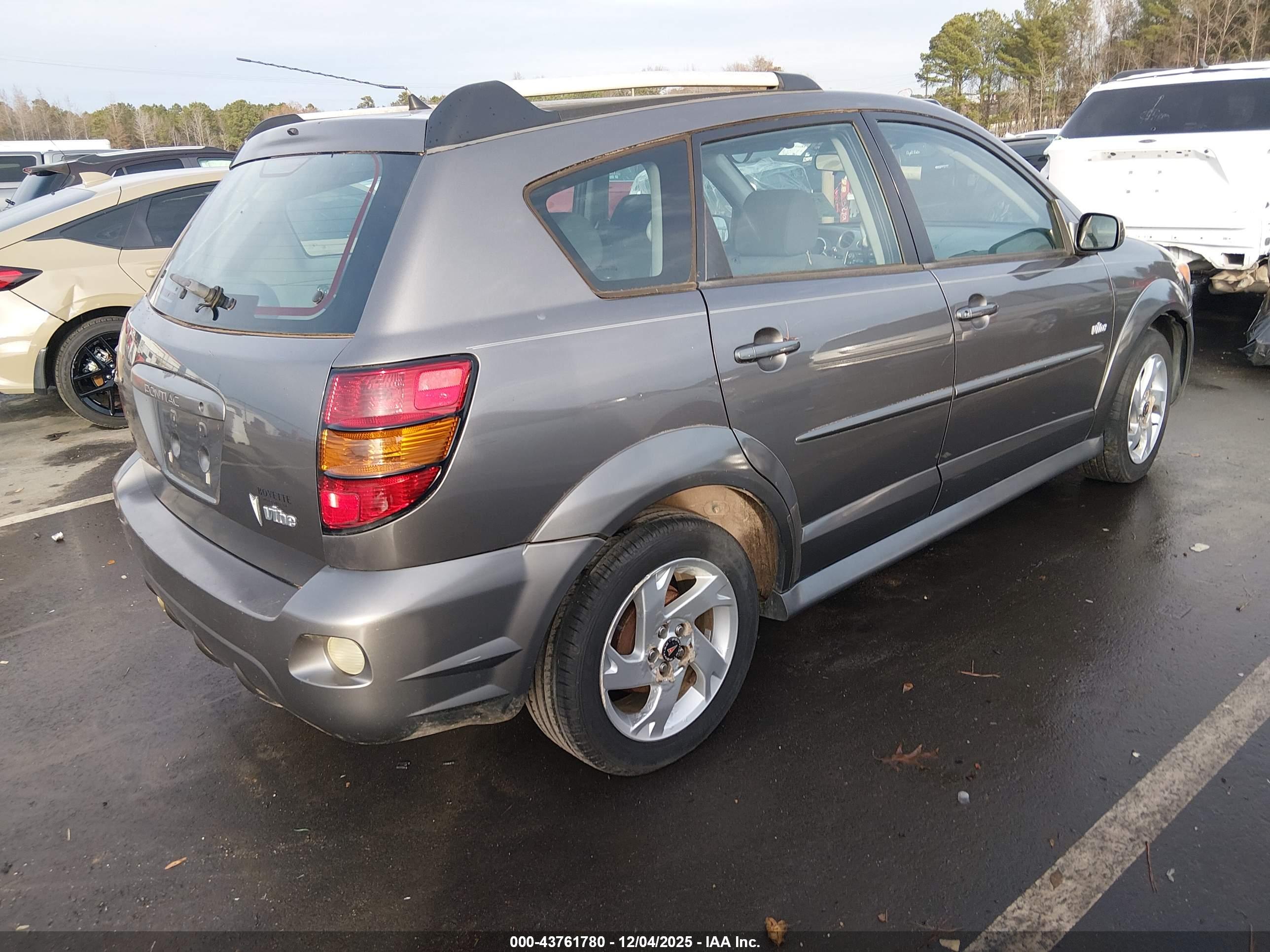 PONTIAC VIBE image 4