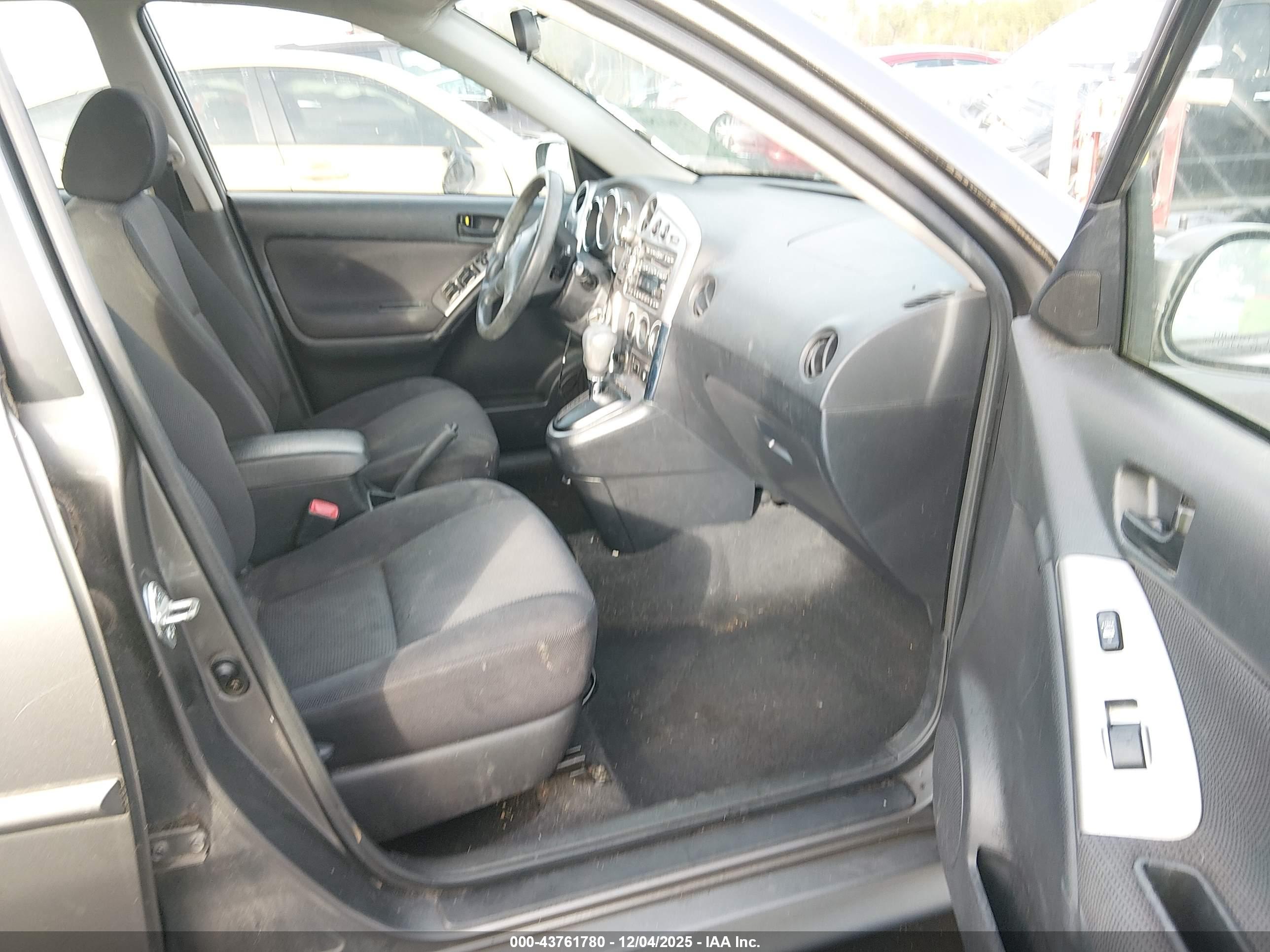 PONTIAC VIBE image 5