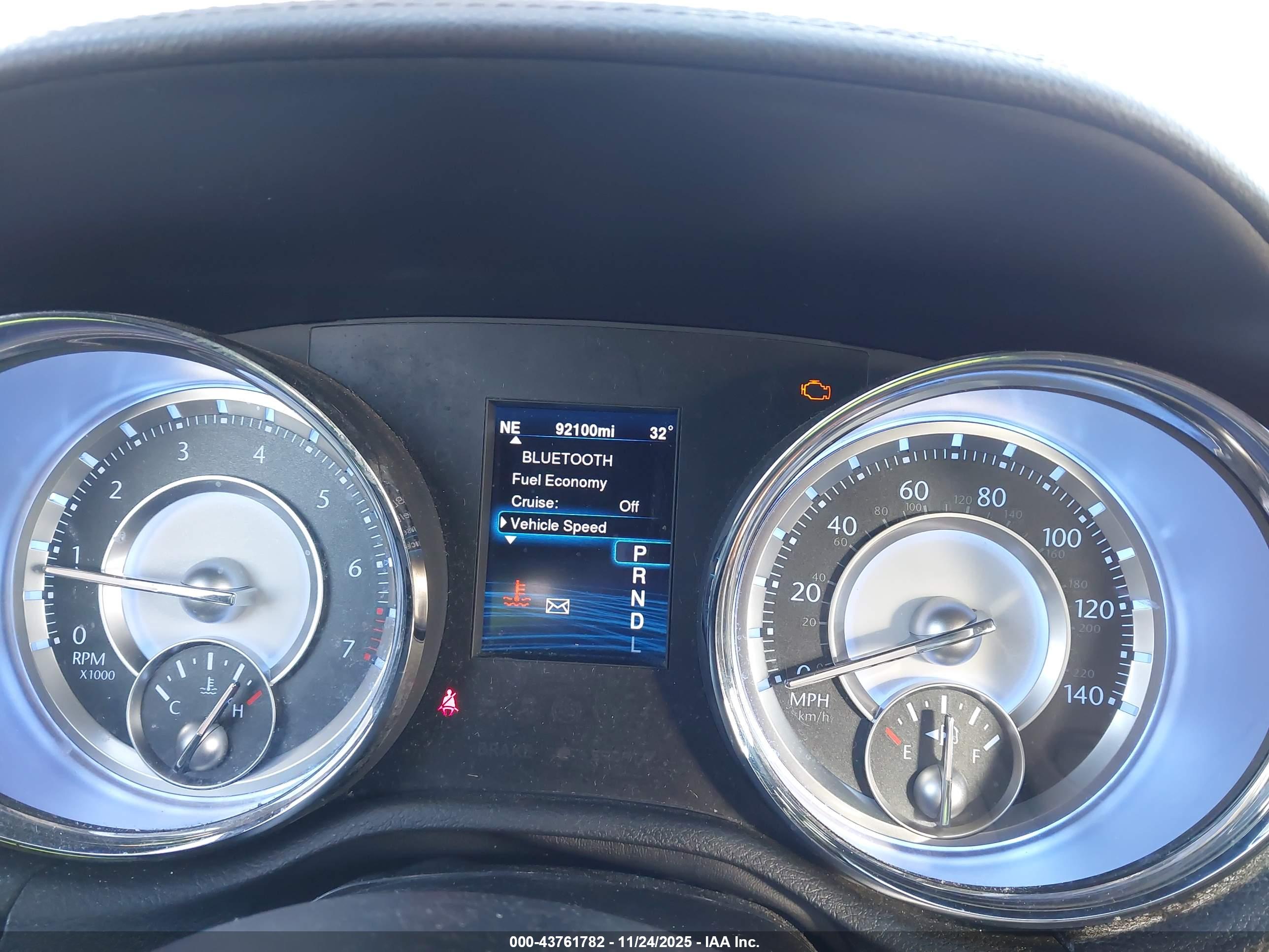 CHRYSLER 300 image 7