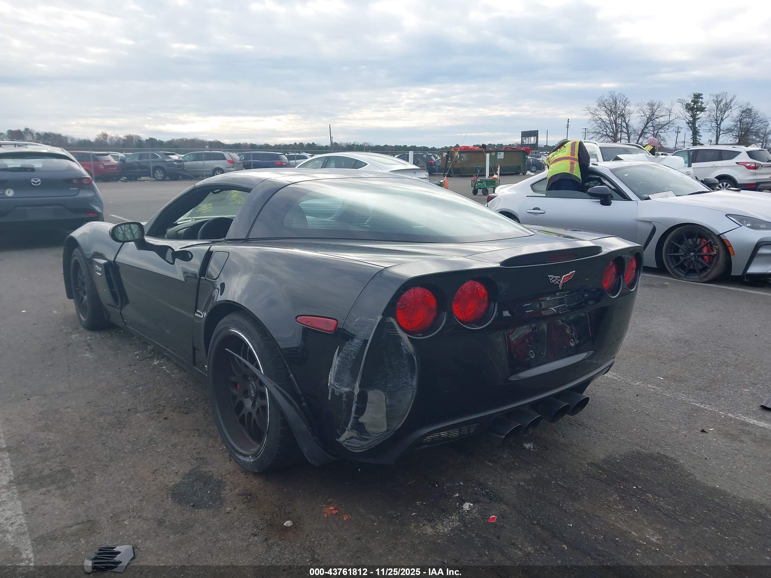 CHEVROLET CORVETTE image 3