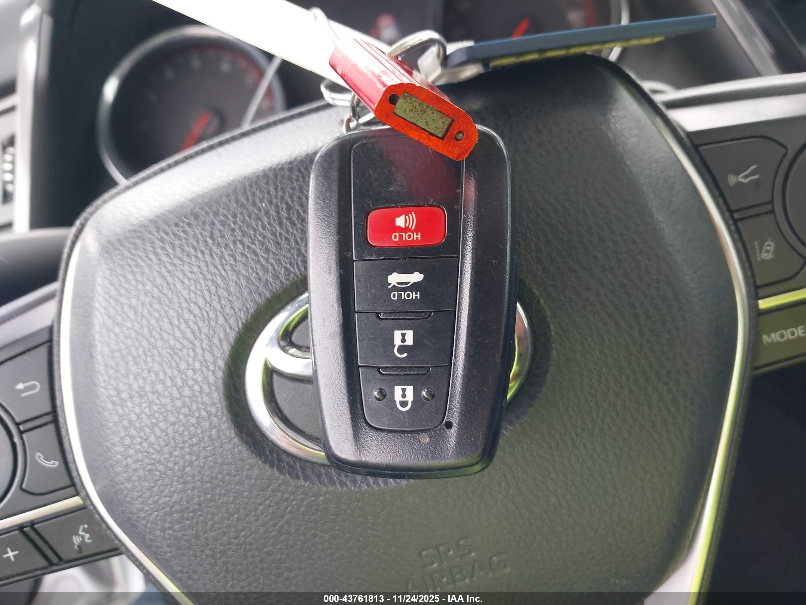 TOYOTA CAMRY image 11