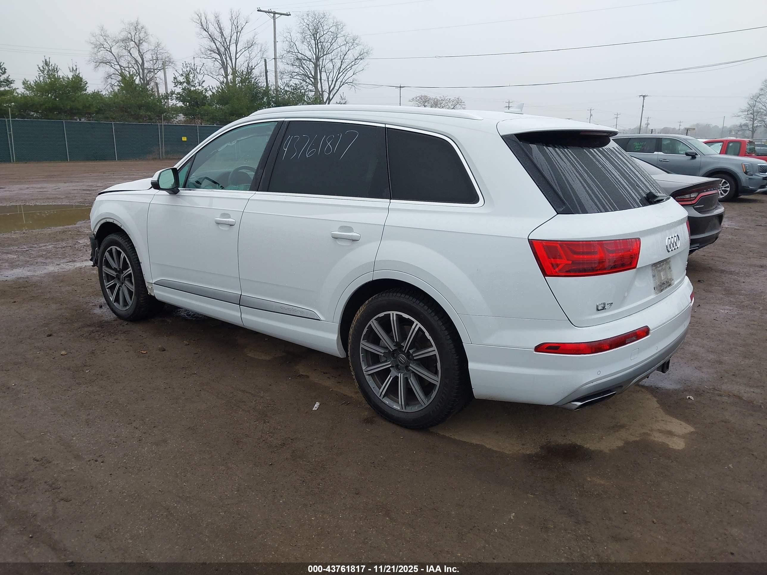 AUDI Q7 image 3