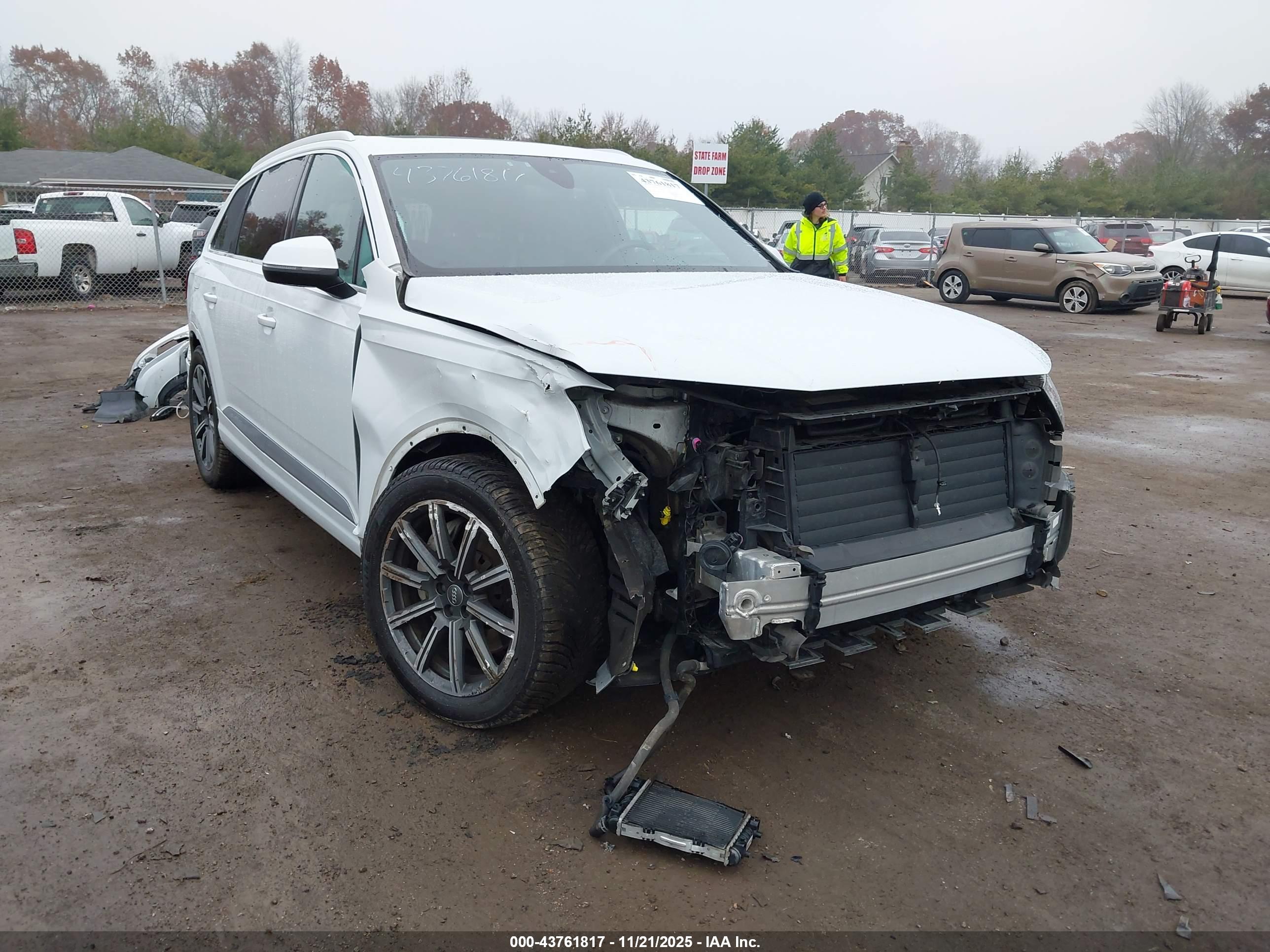 AUDI Q7 image 6