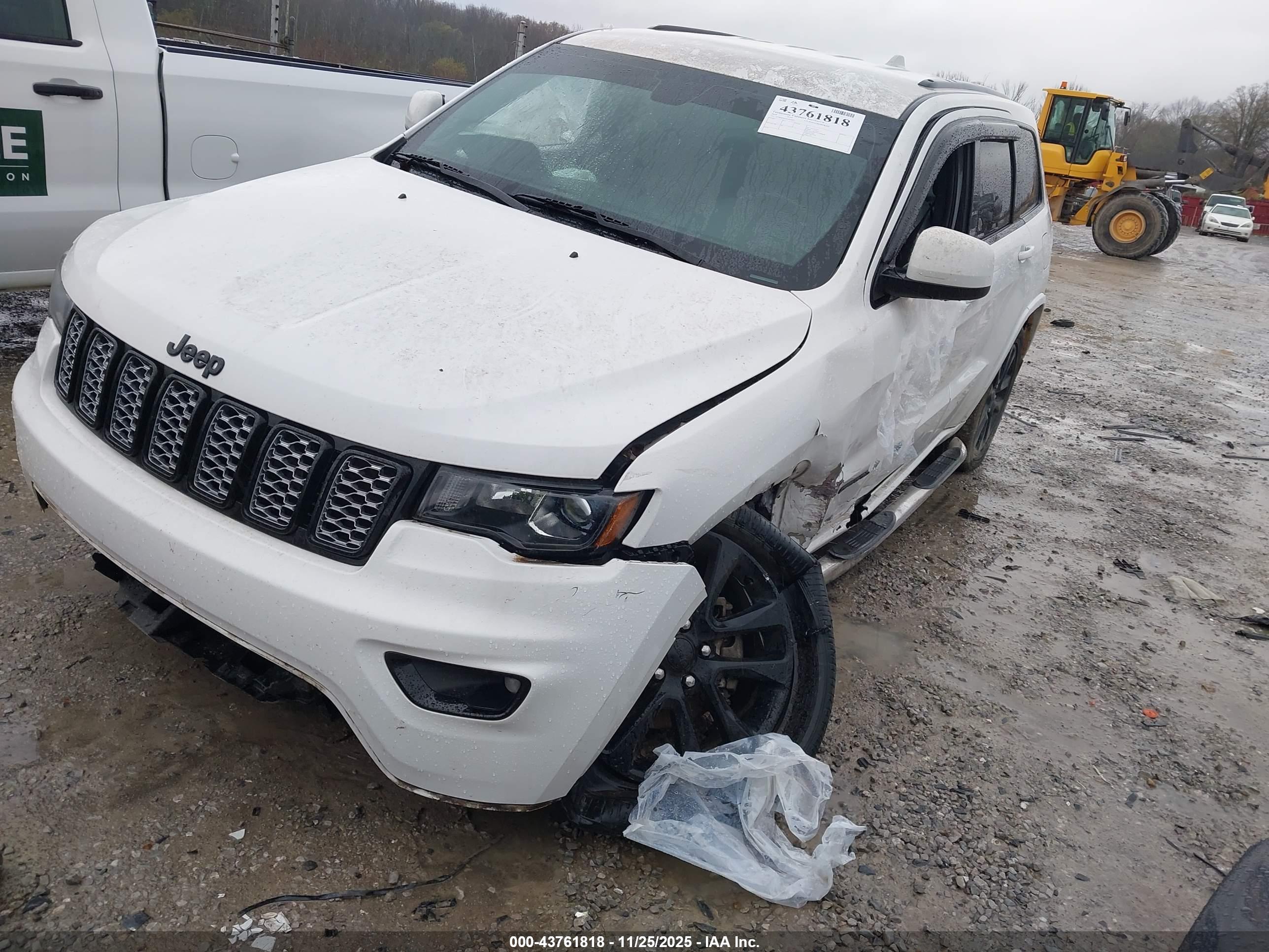 JEEP GRAND image 2