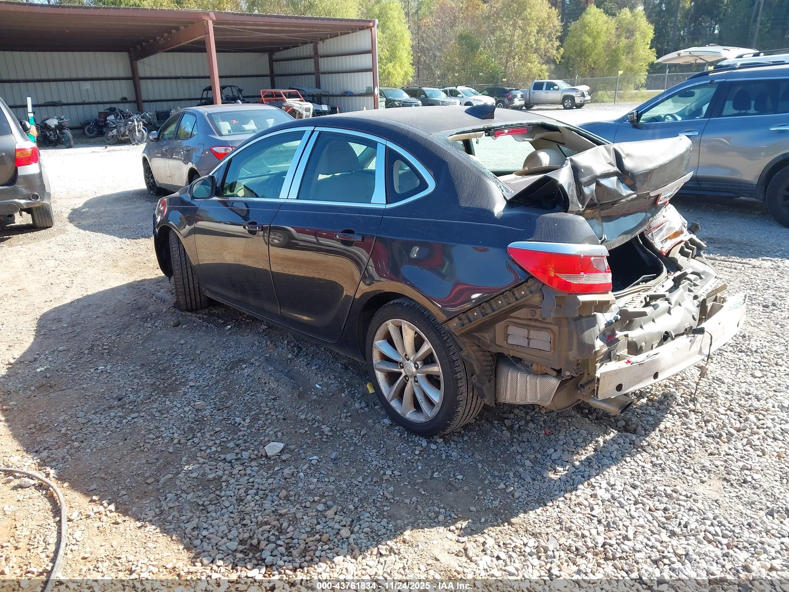 BUICK VERANO image 3
