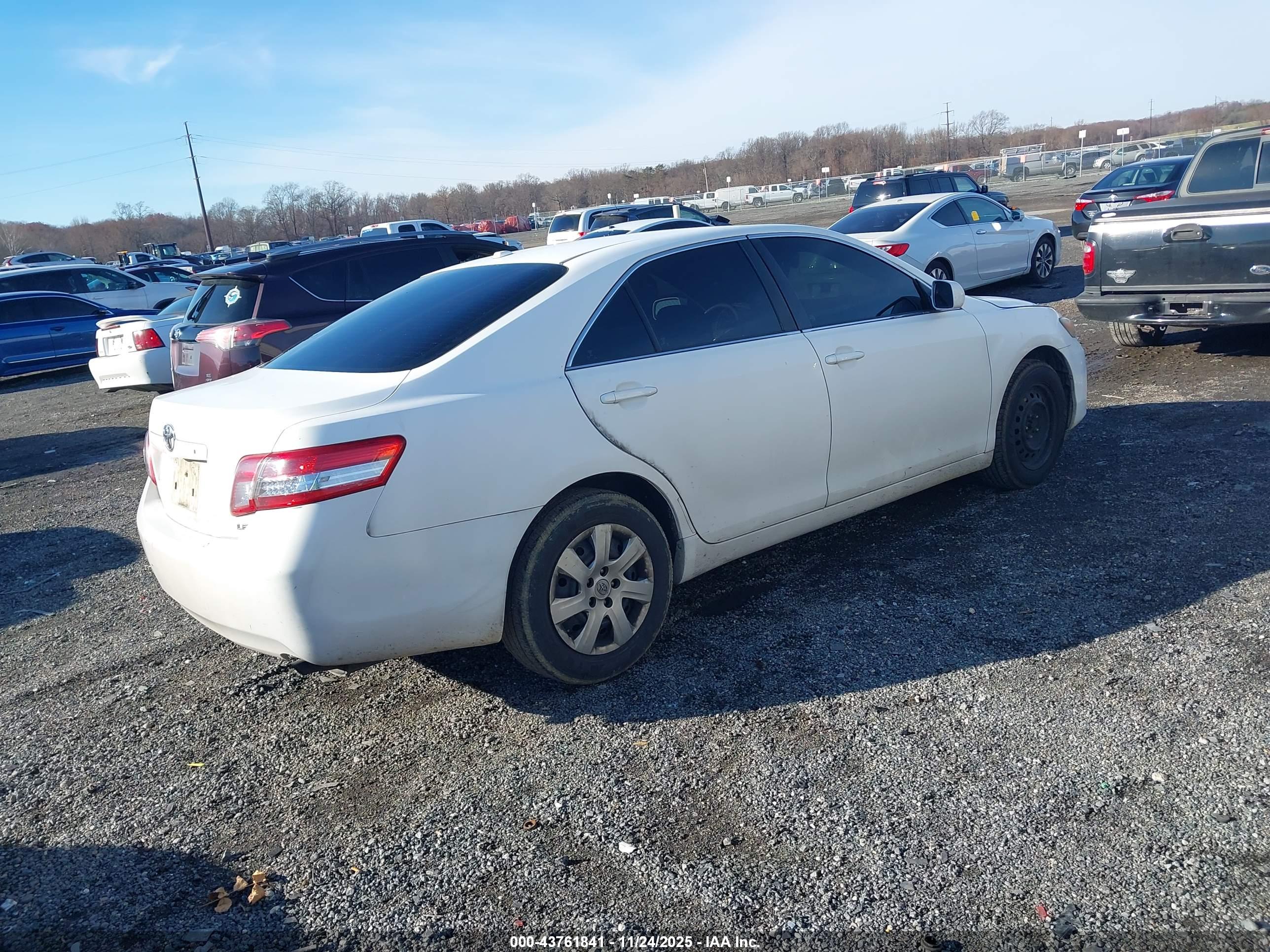 TOYOTA CAMRY image 4