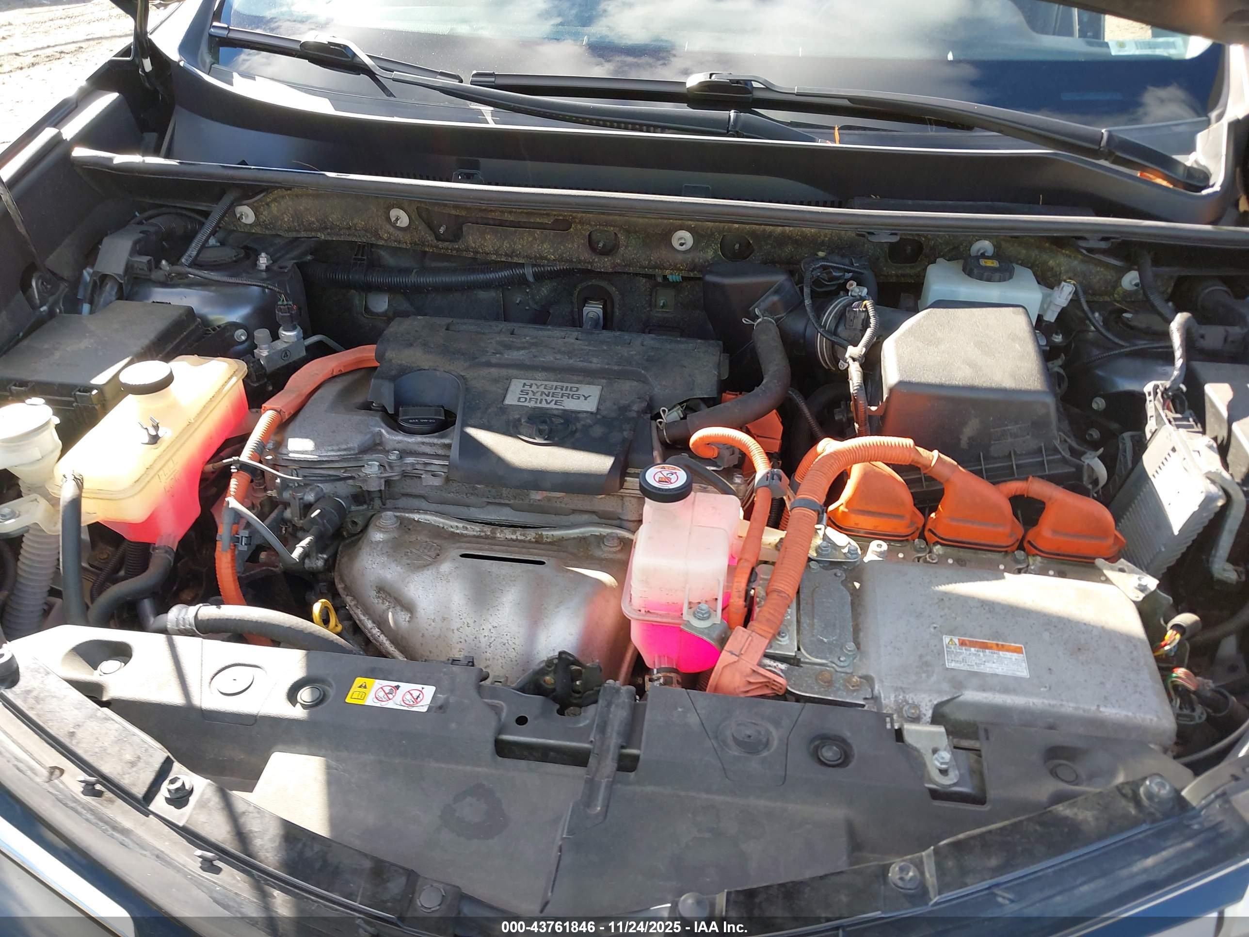TOYOTA RAV4 image 10