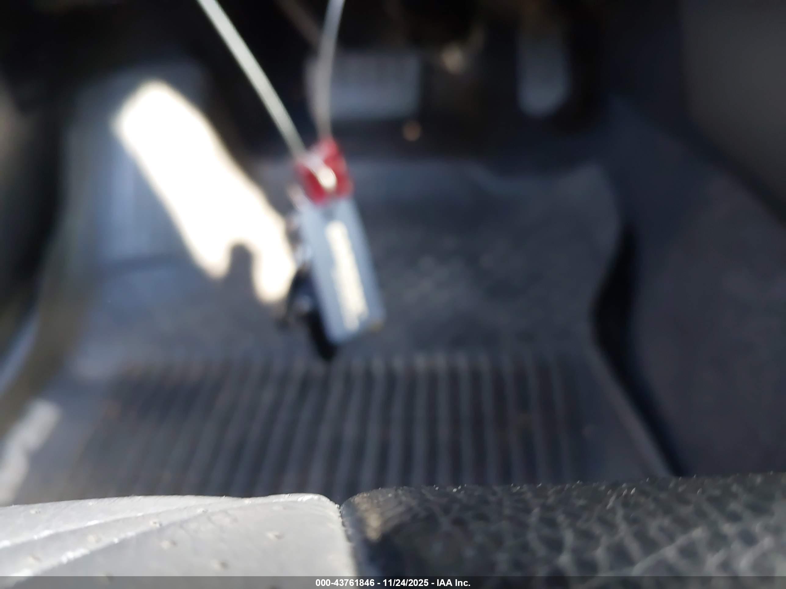 TOYOTA RAV4 image 11