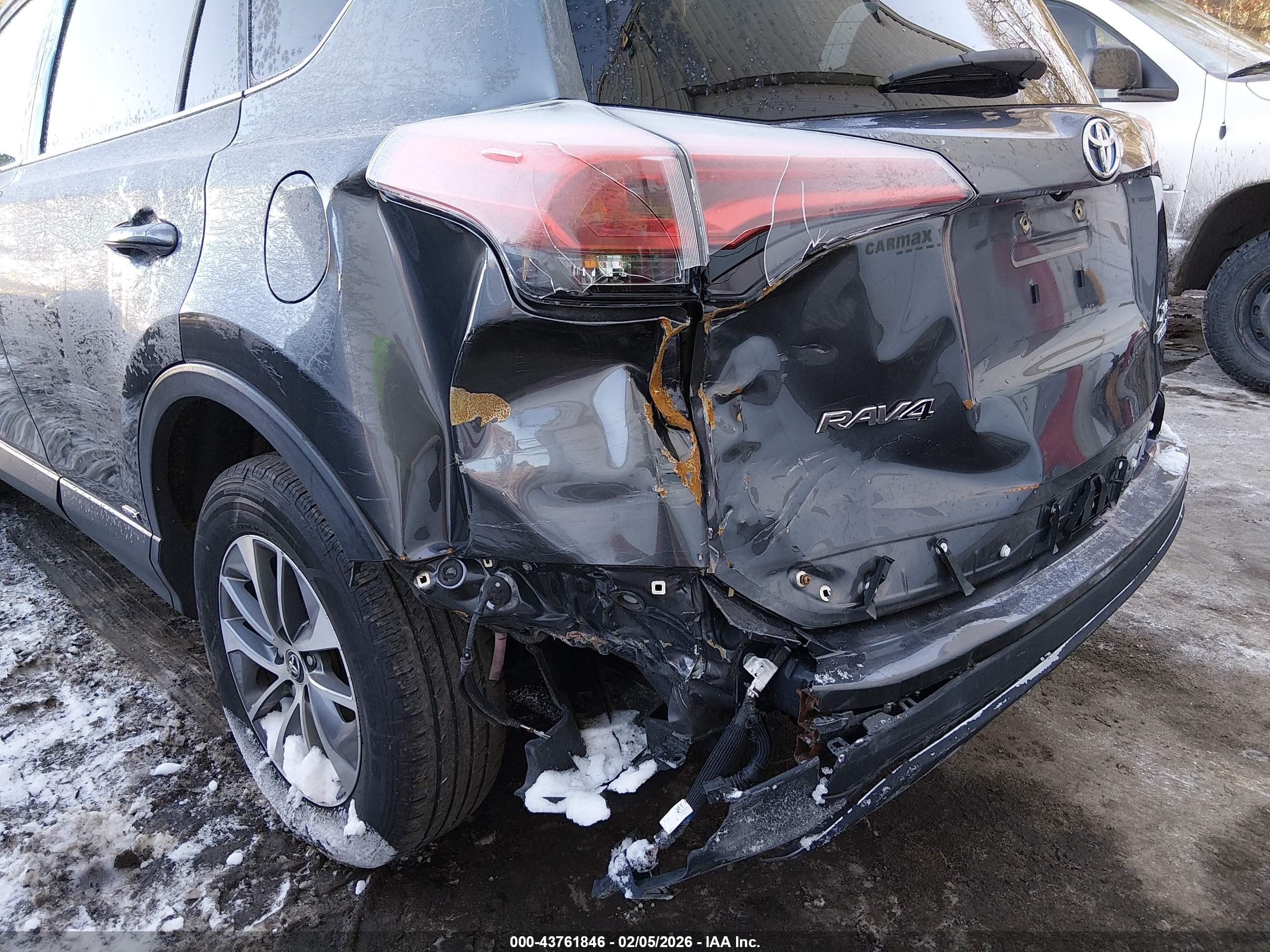 TOYOTA RAV4 image 6