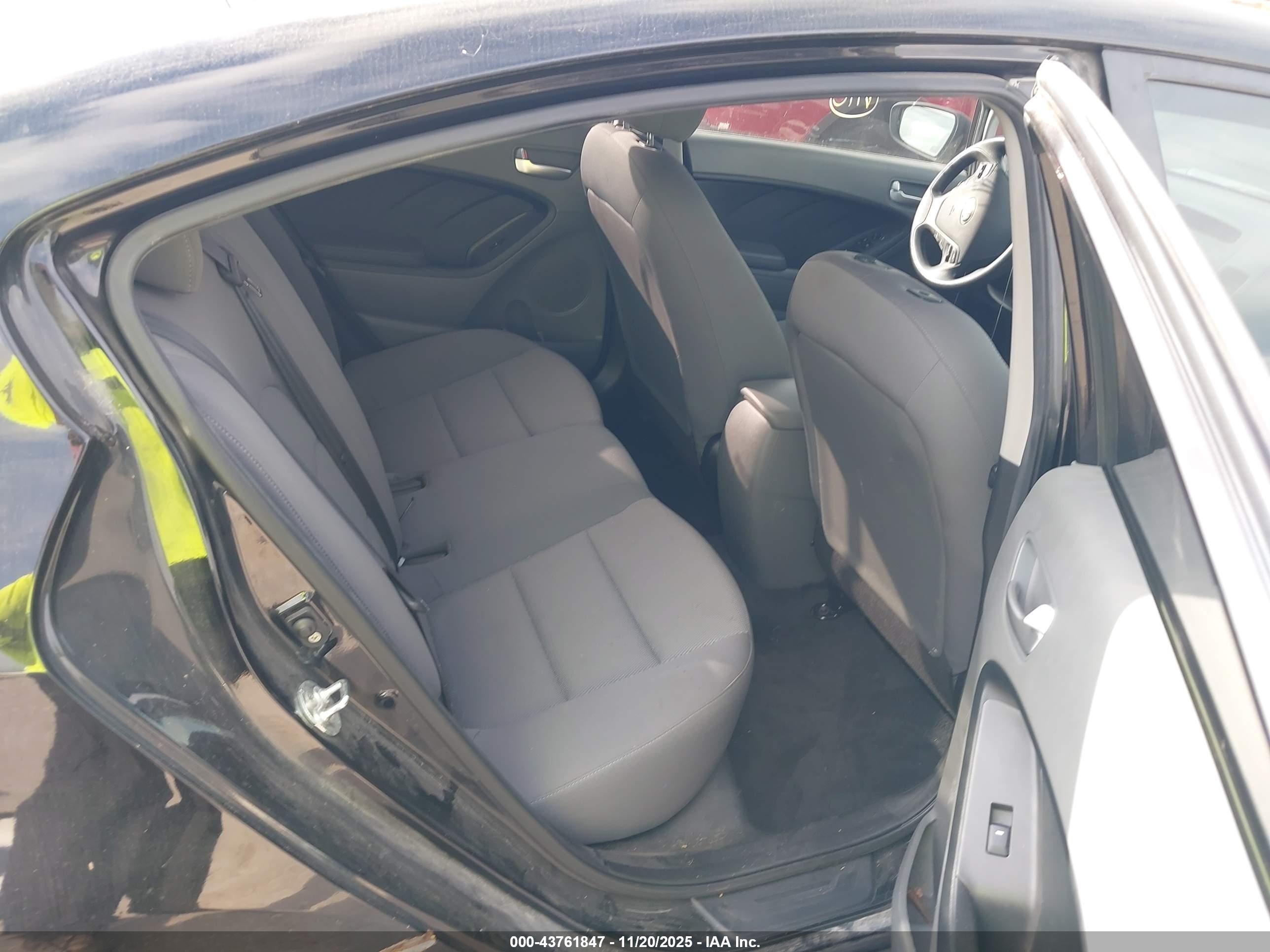 KIA FORTE image 8
