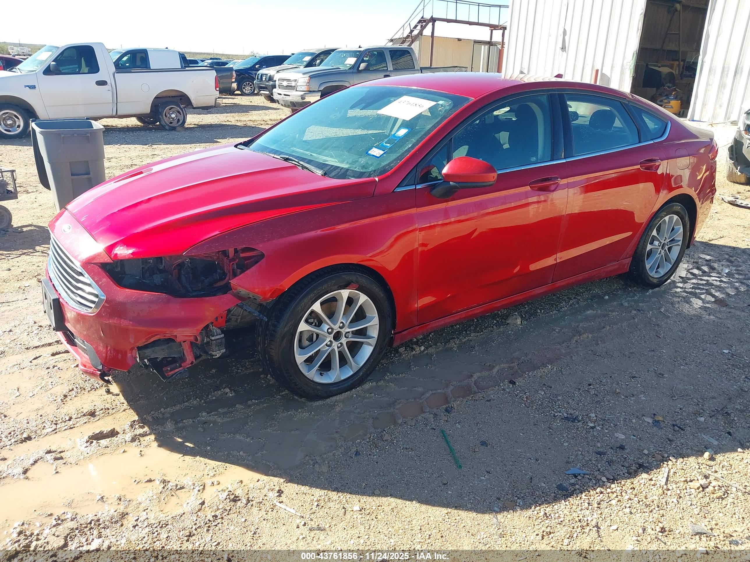 FORD FUSION image 2