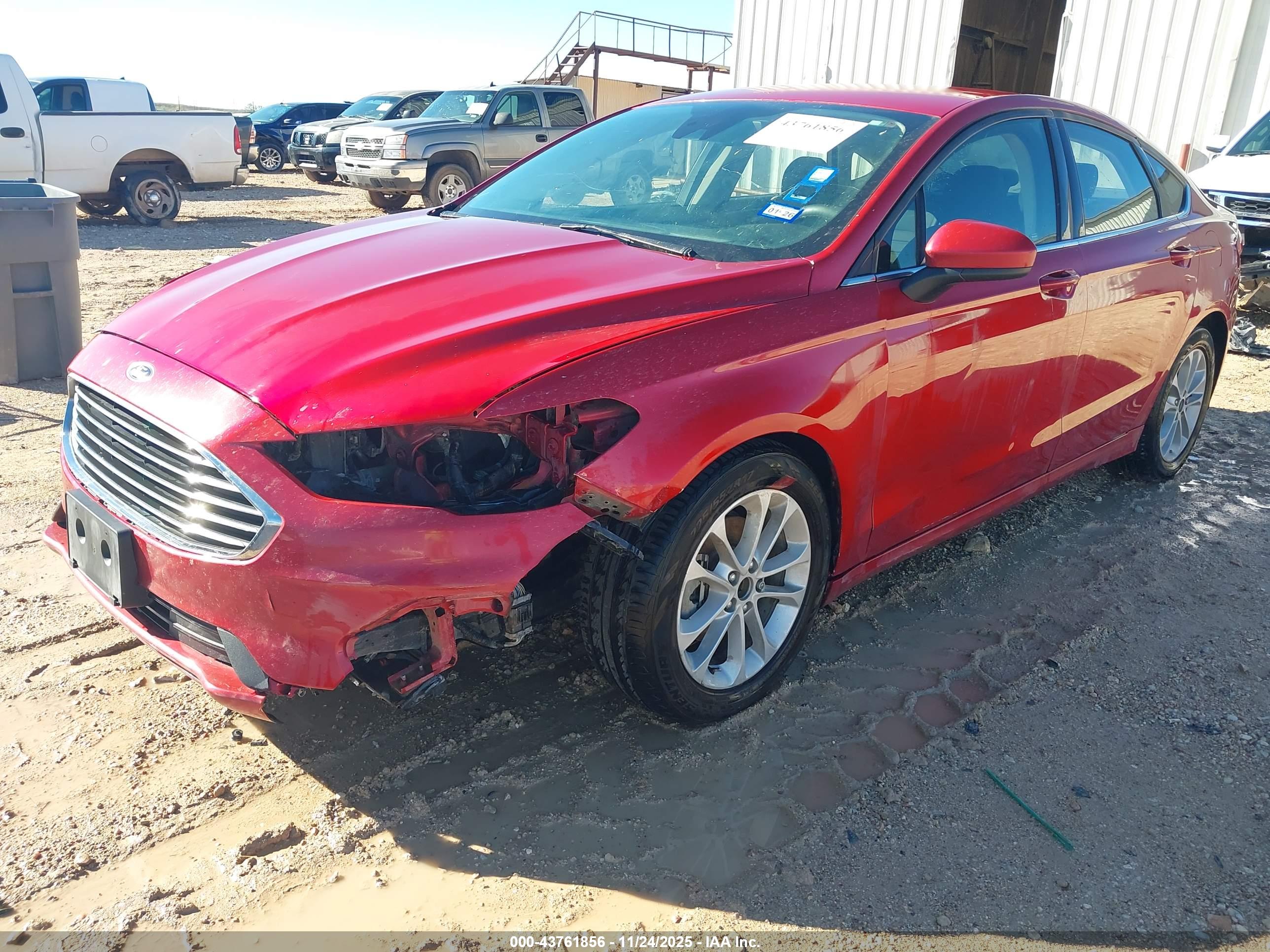 FORD FUSION image 6