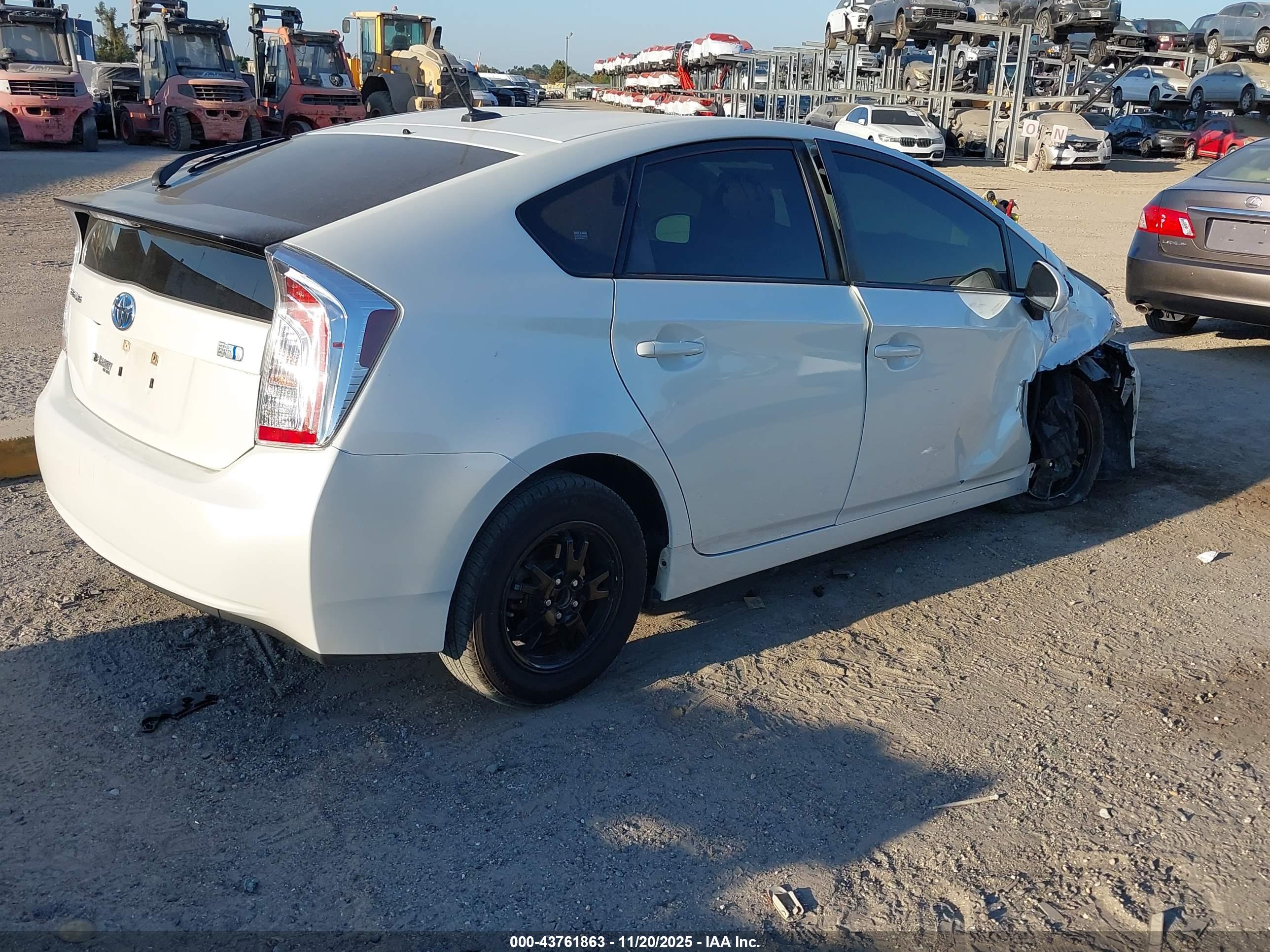 TOYOTA PRIUS image 4