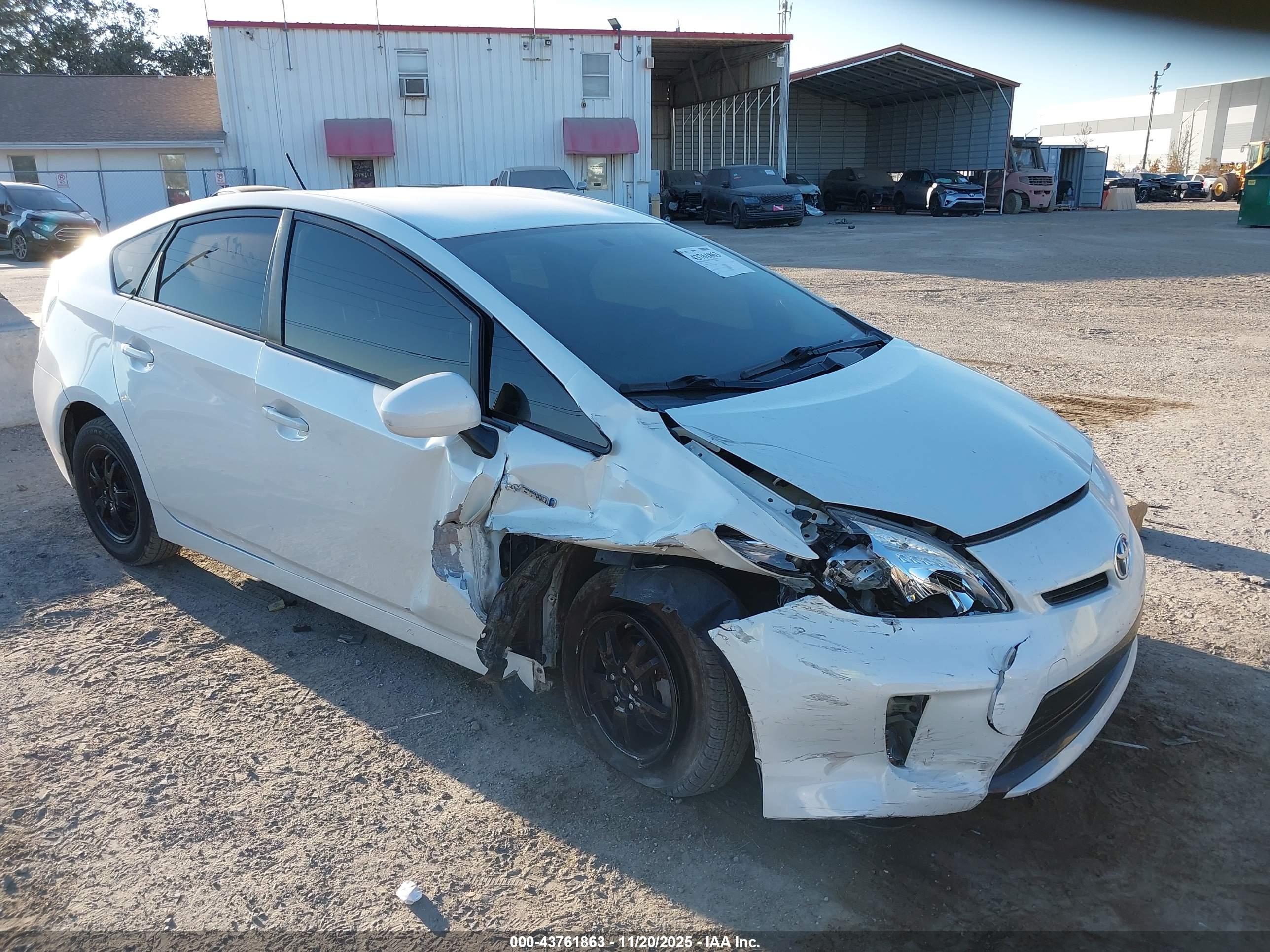 TOYOTA PRIUS image 6