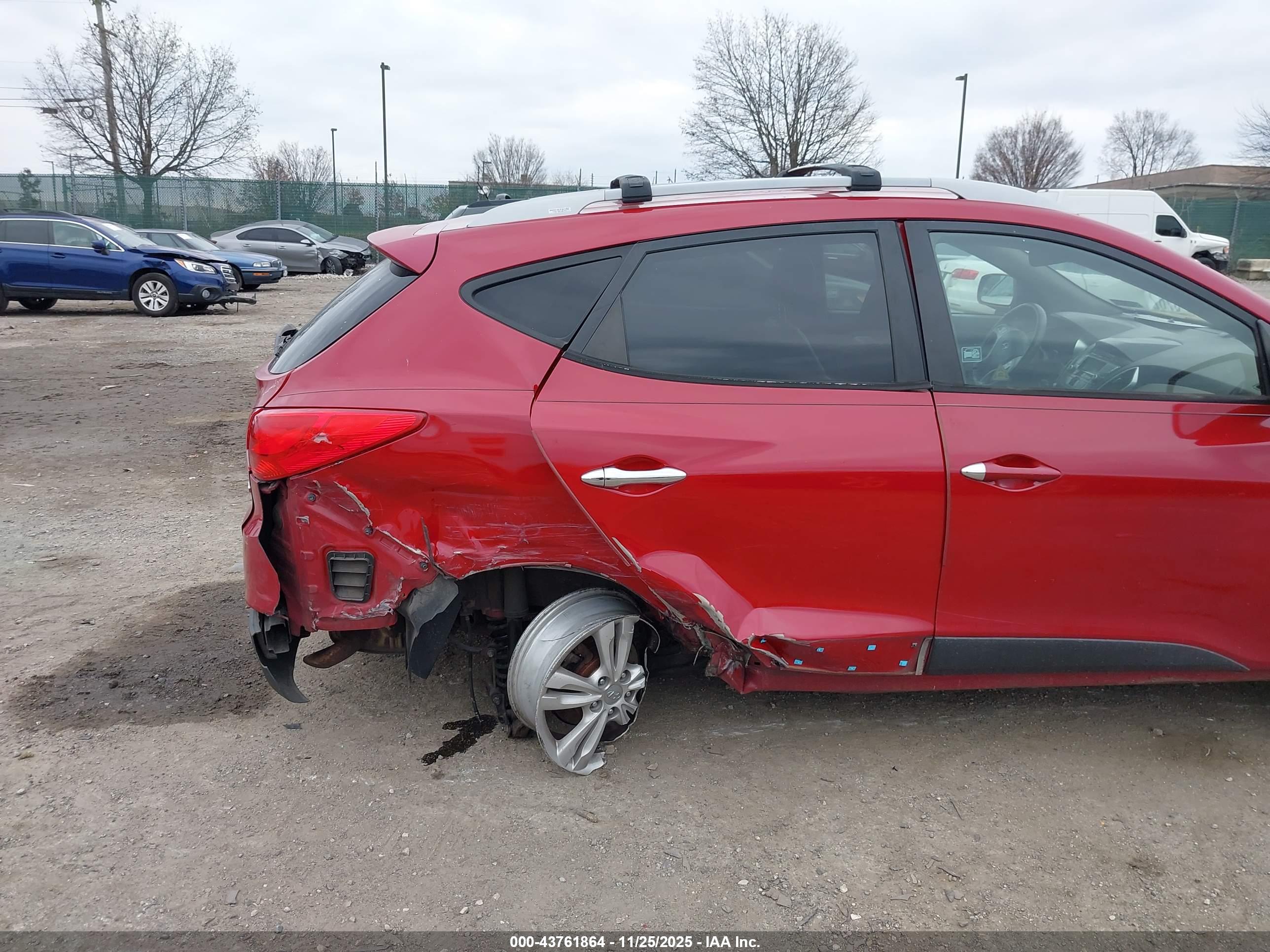 HYUNDAI TUCSON image 6