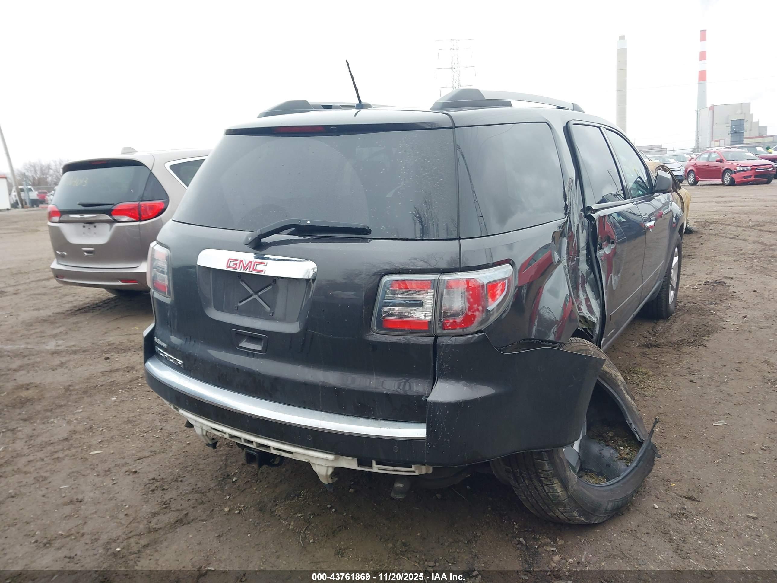 GMC ACADIA image 4