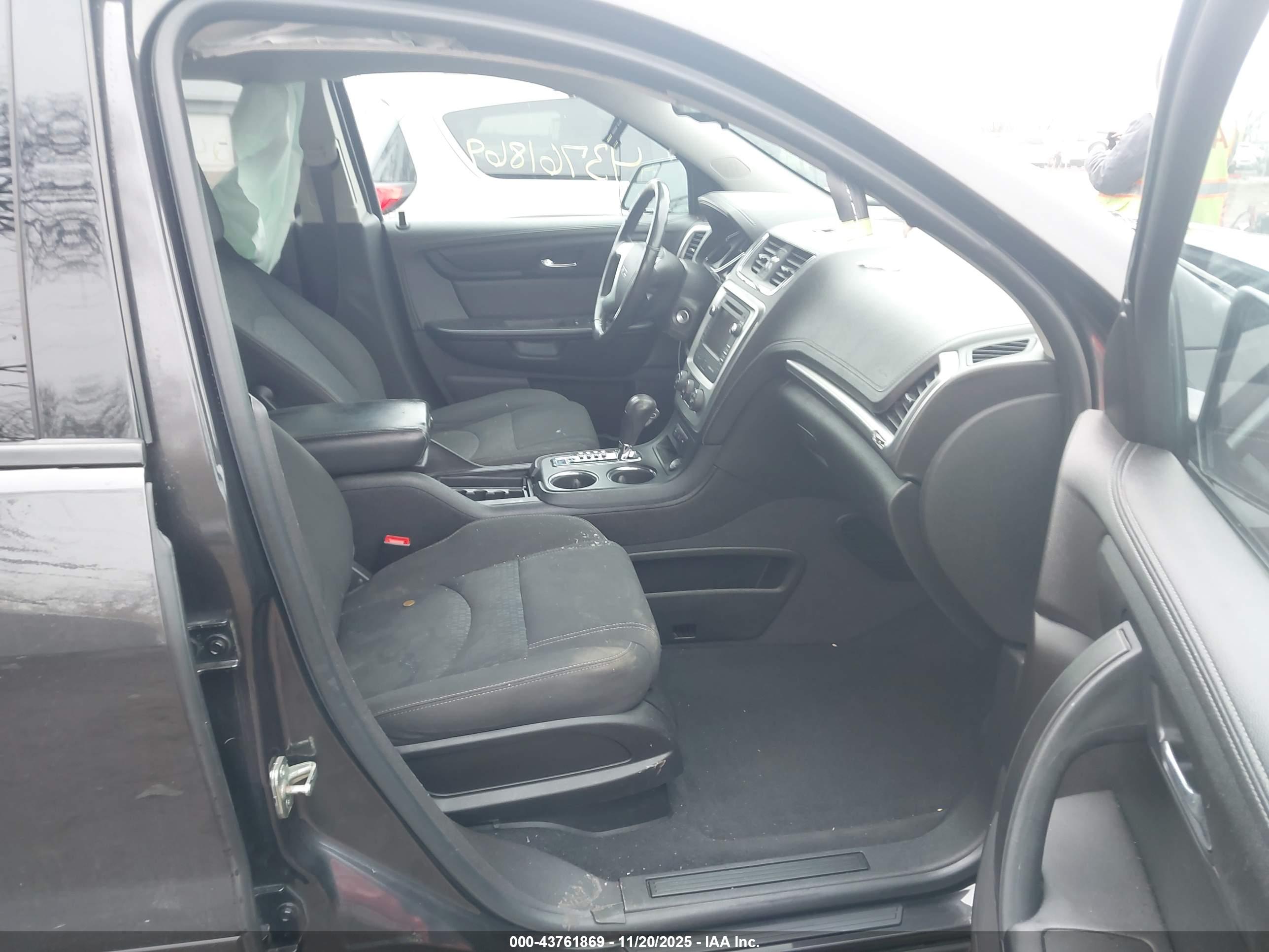 GMC ACADIA image 5