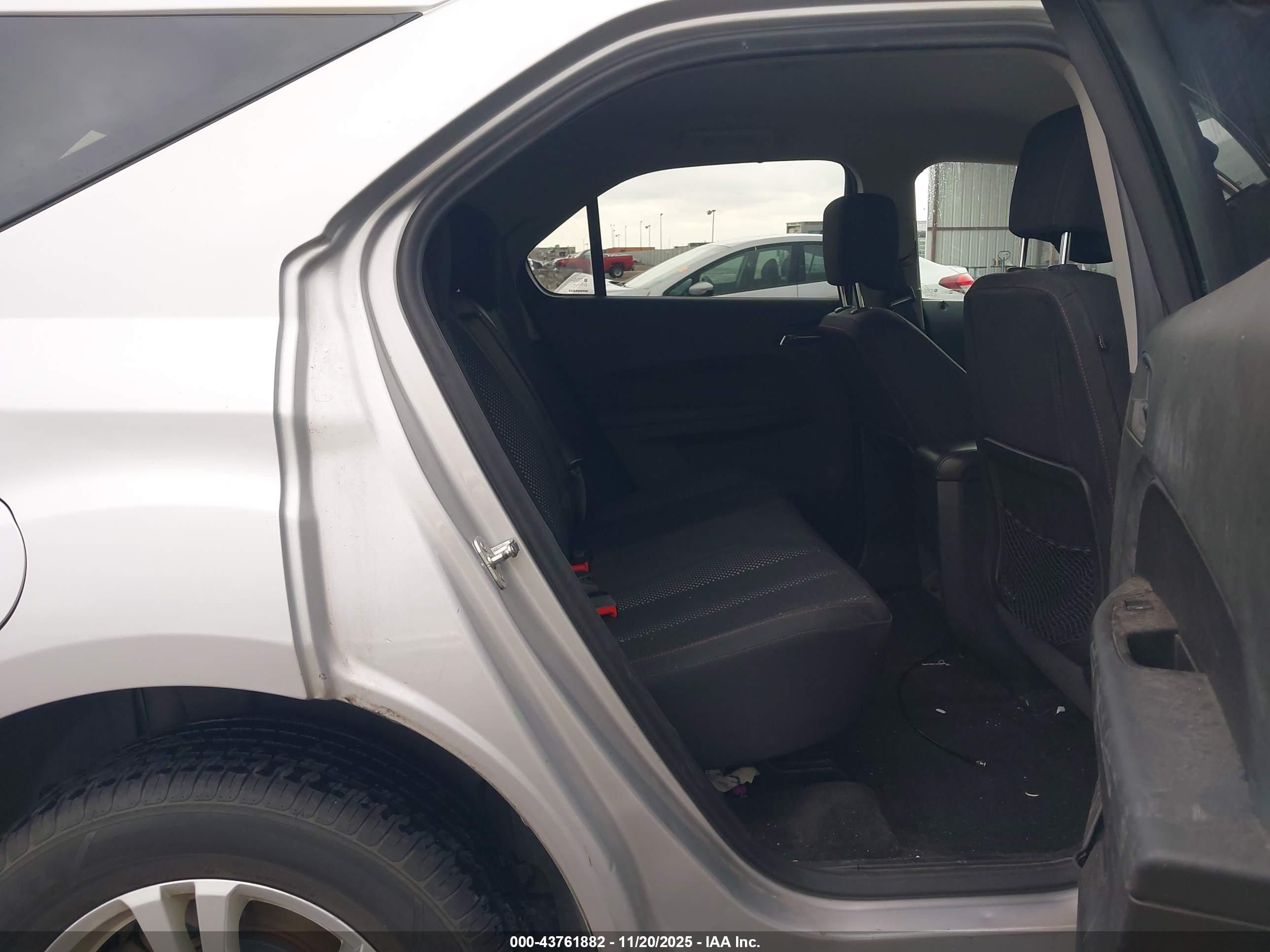 CHEVROLET EQUINOX image 8