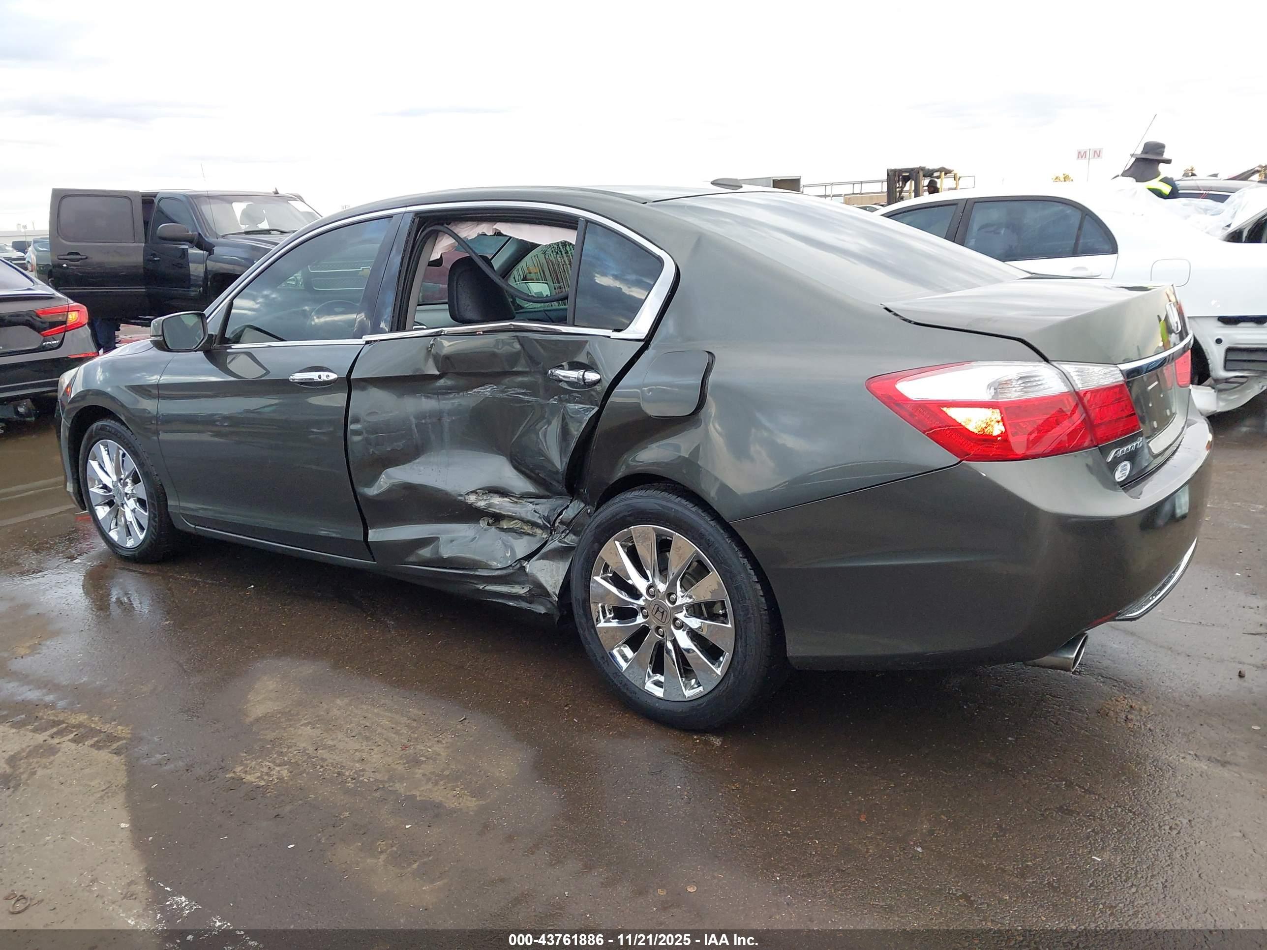 HONDA ACCORD image 6