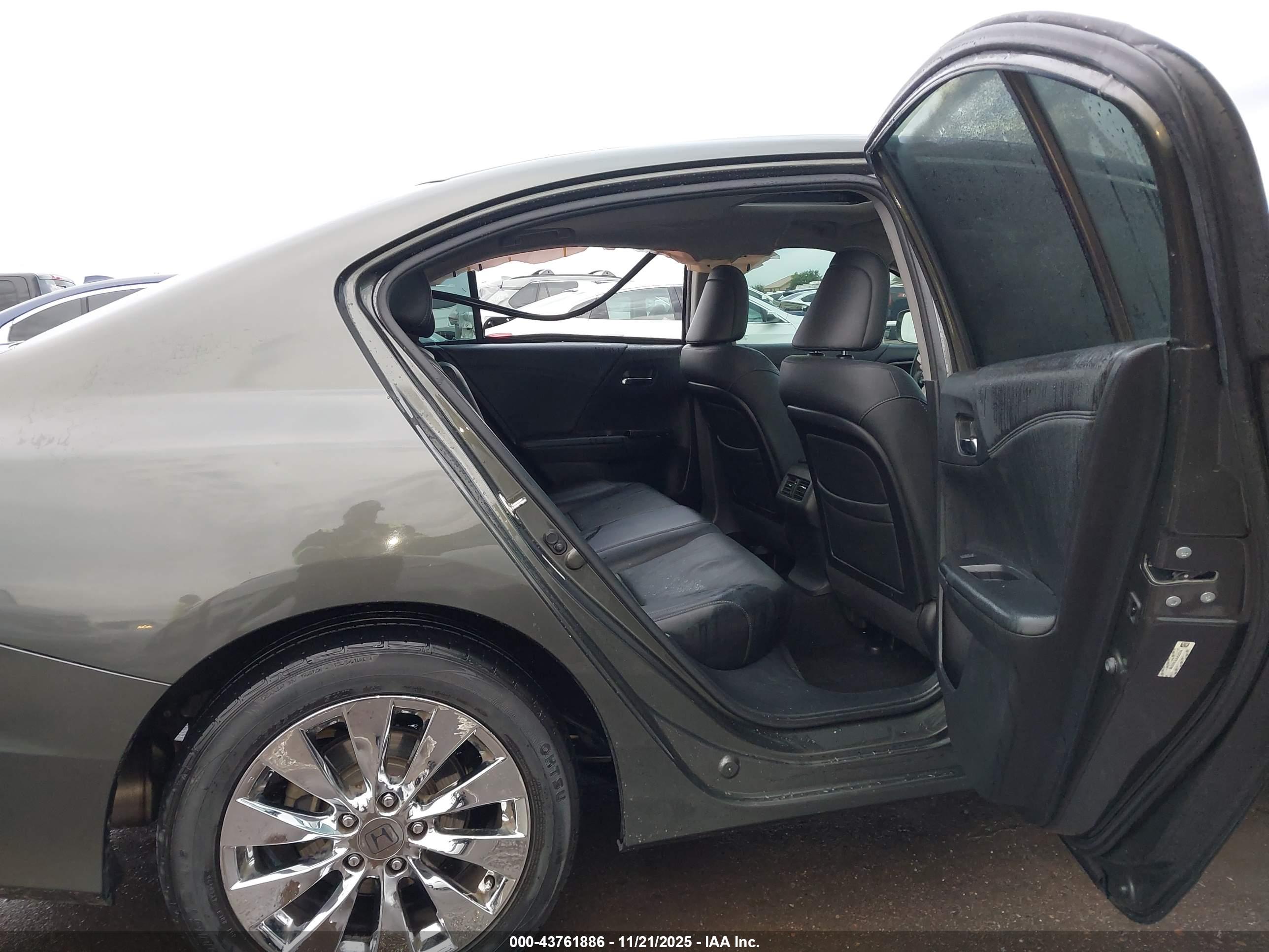 HONDA ACCORD image 8