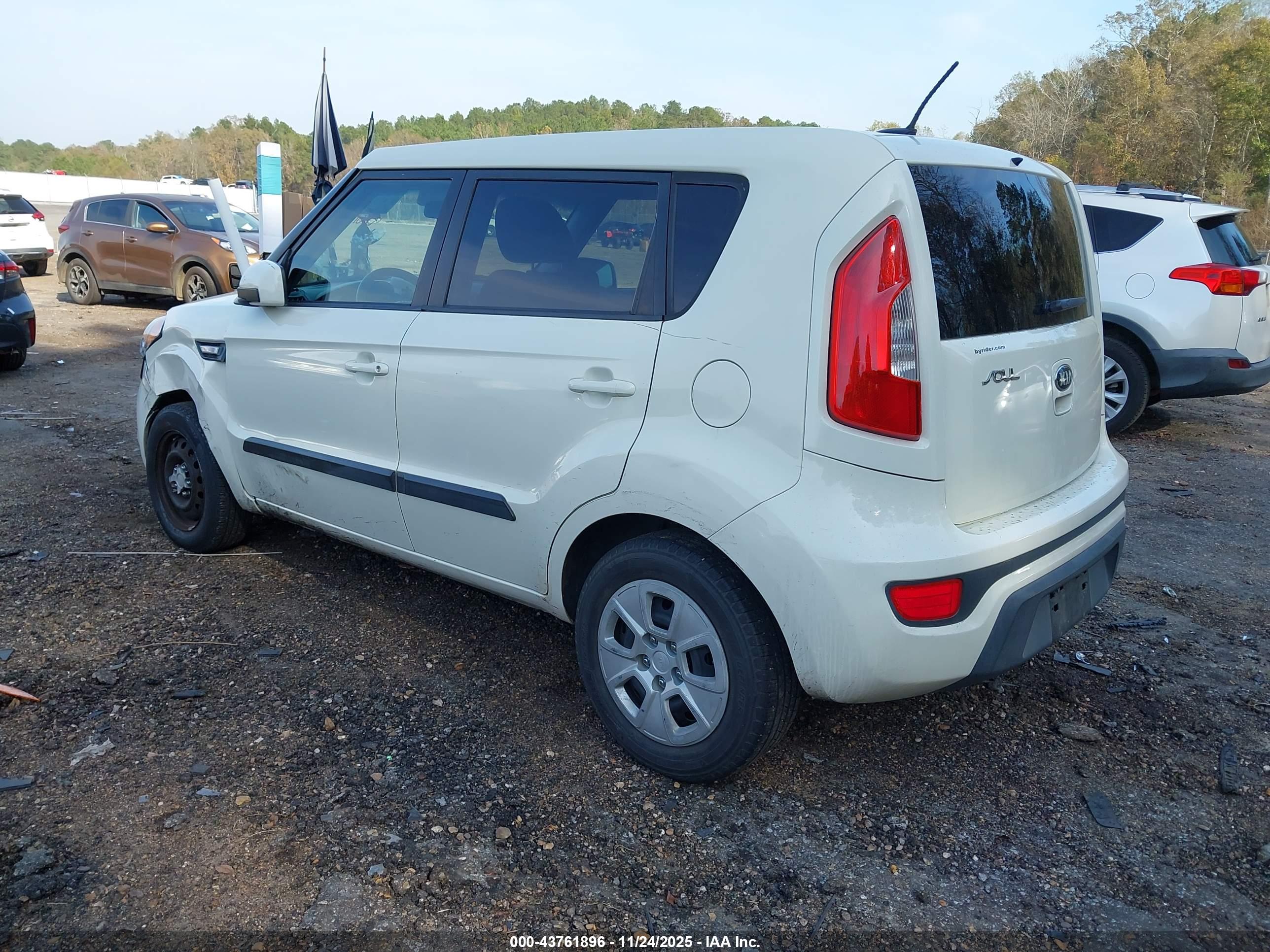KIA SOUL image 3