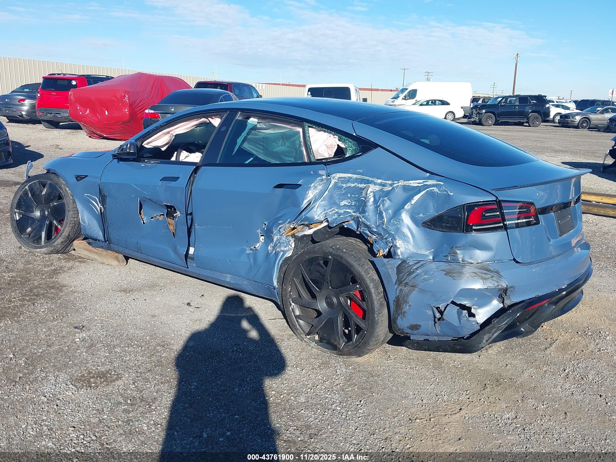 TESLA MODEL image 3