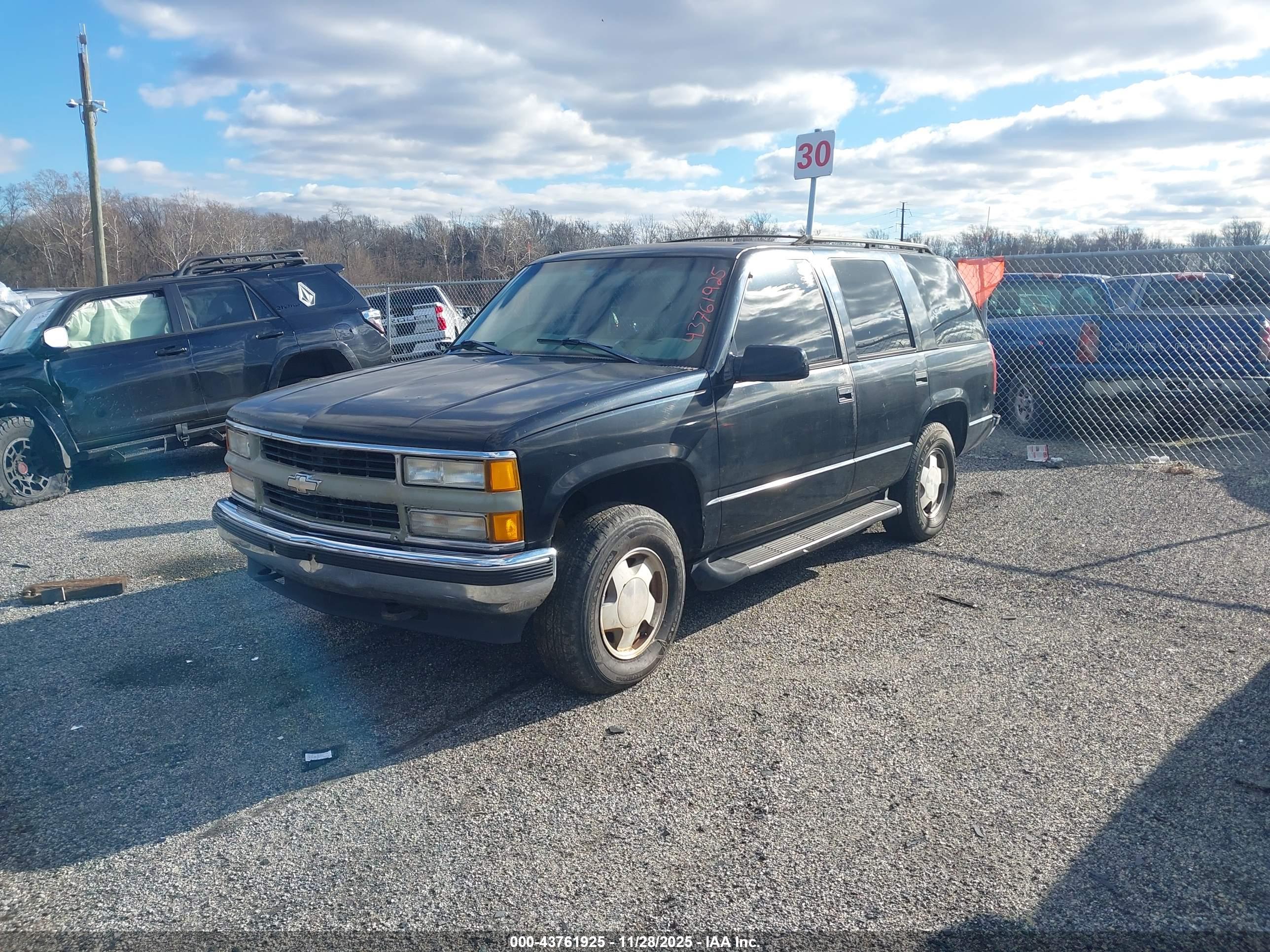 CHEVROLET TAHOE image 2